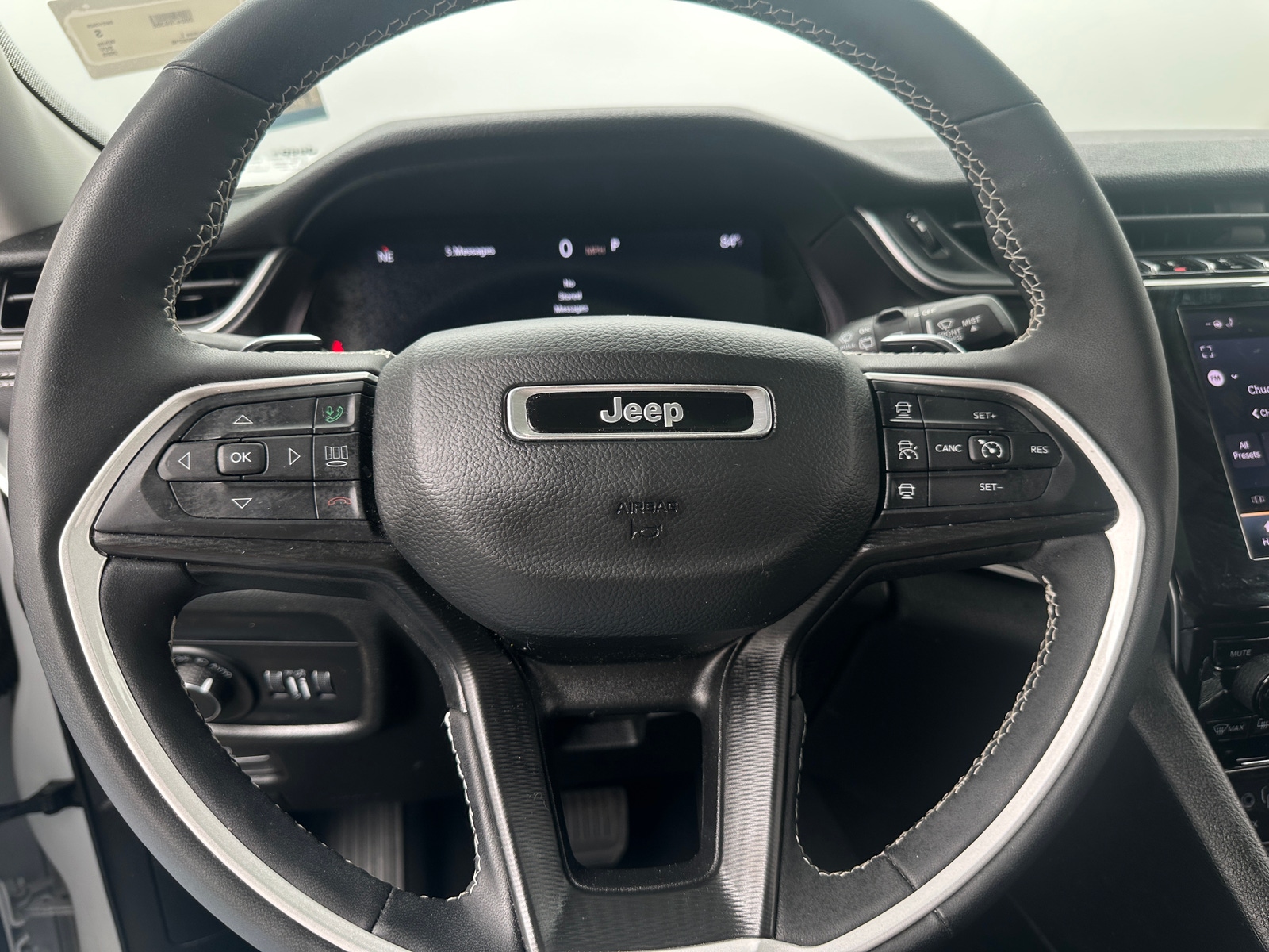 Thumbnail: 2023 Jeep Grand Cherokee L - 5