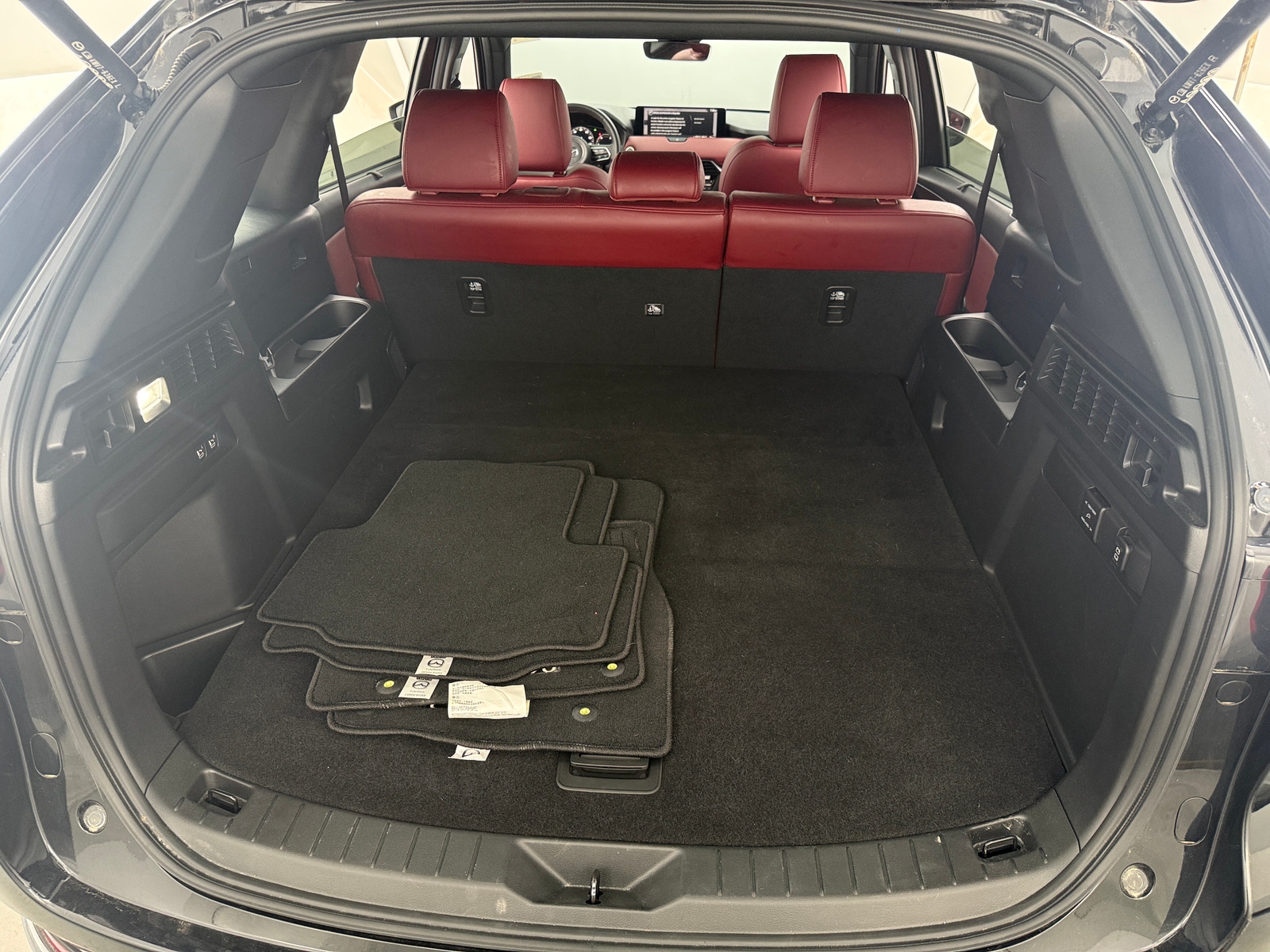 Thumbnail: 2025 Mazda CX-70 - 6