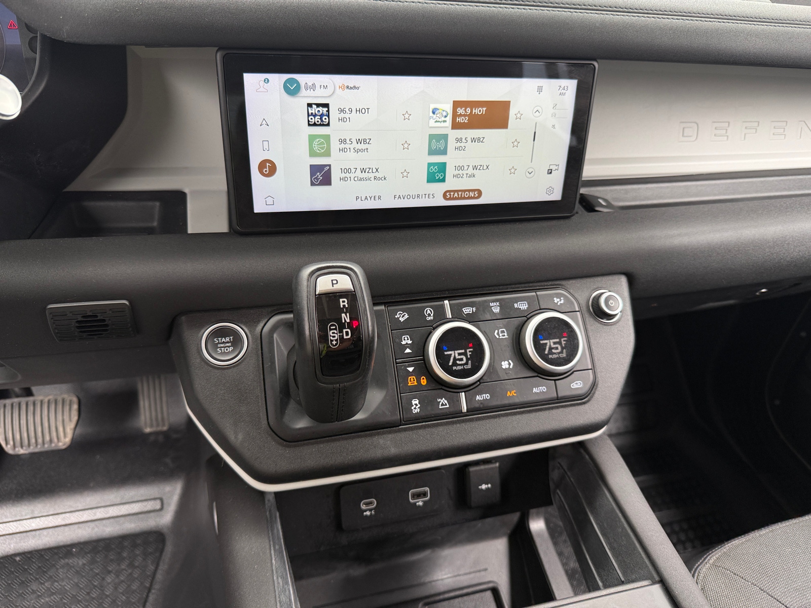 Thumbnail: 2020 Land Rover Defender - 3
