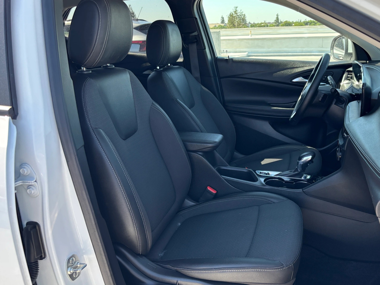 Thumbnail: 2025 Buick Encore GX - 2