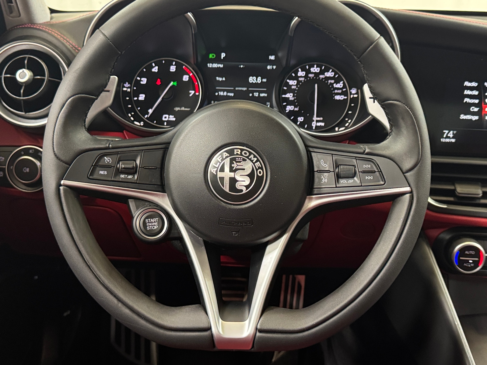 Thumbnail: 2019 Alfa Romeo Giulia - 4