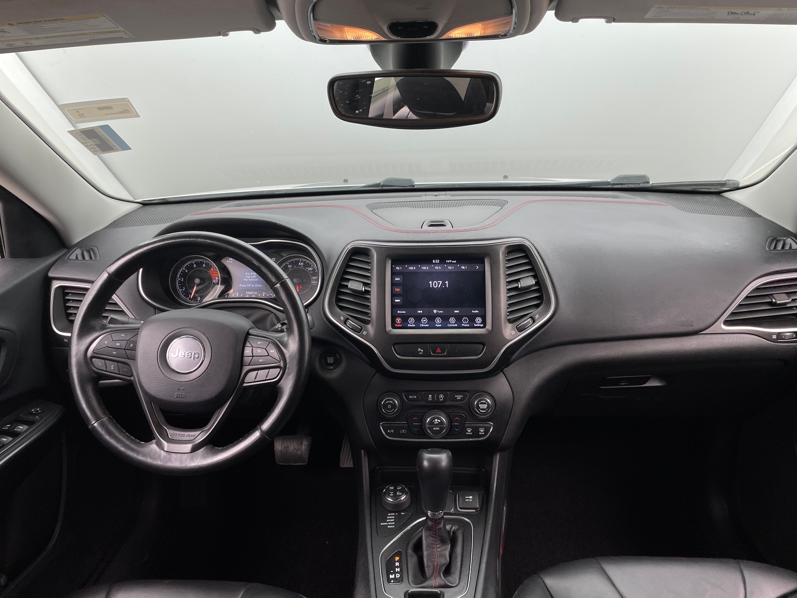 Thumbnail: 2019 Jeep Cherokee - 3