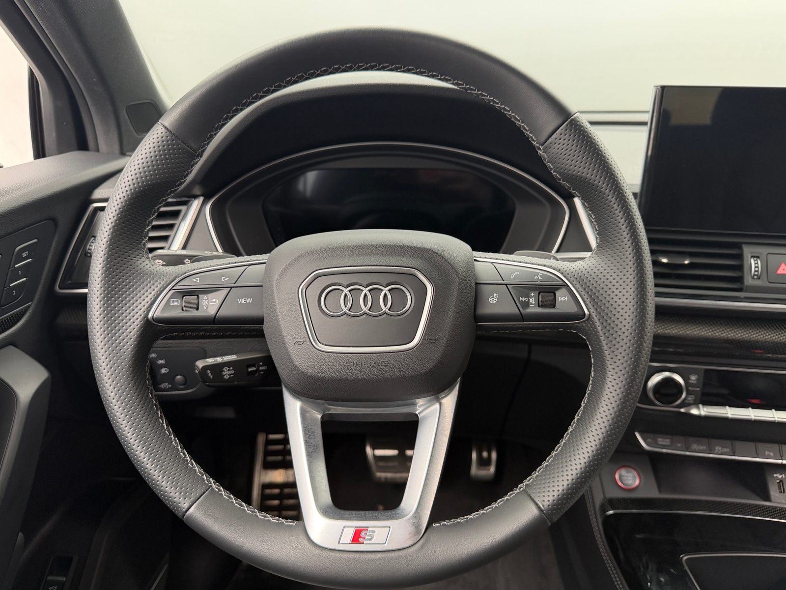 Thumbnail: 2024 Audi SQ5 - 4