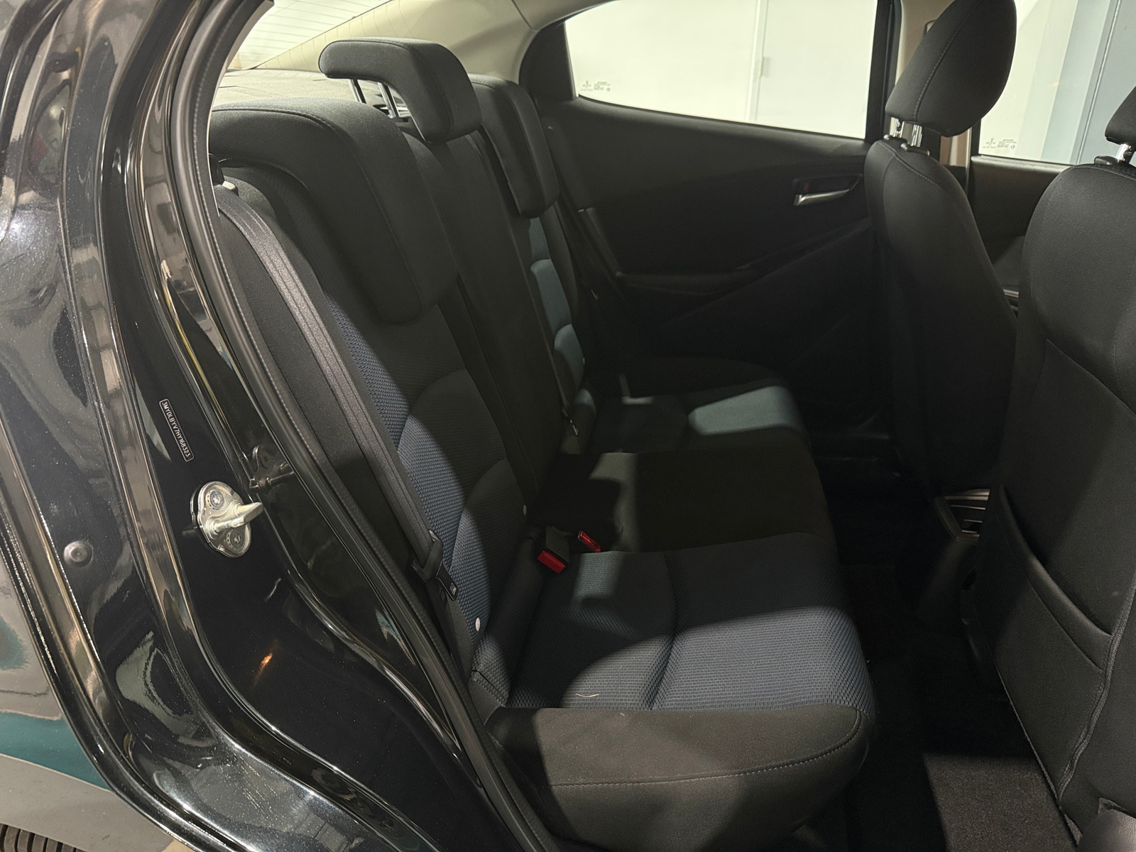 Thumbnail: 2017 Toyota Yaris iA - 6