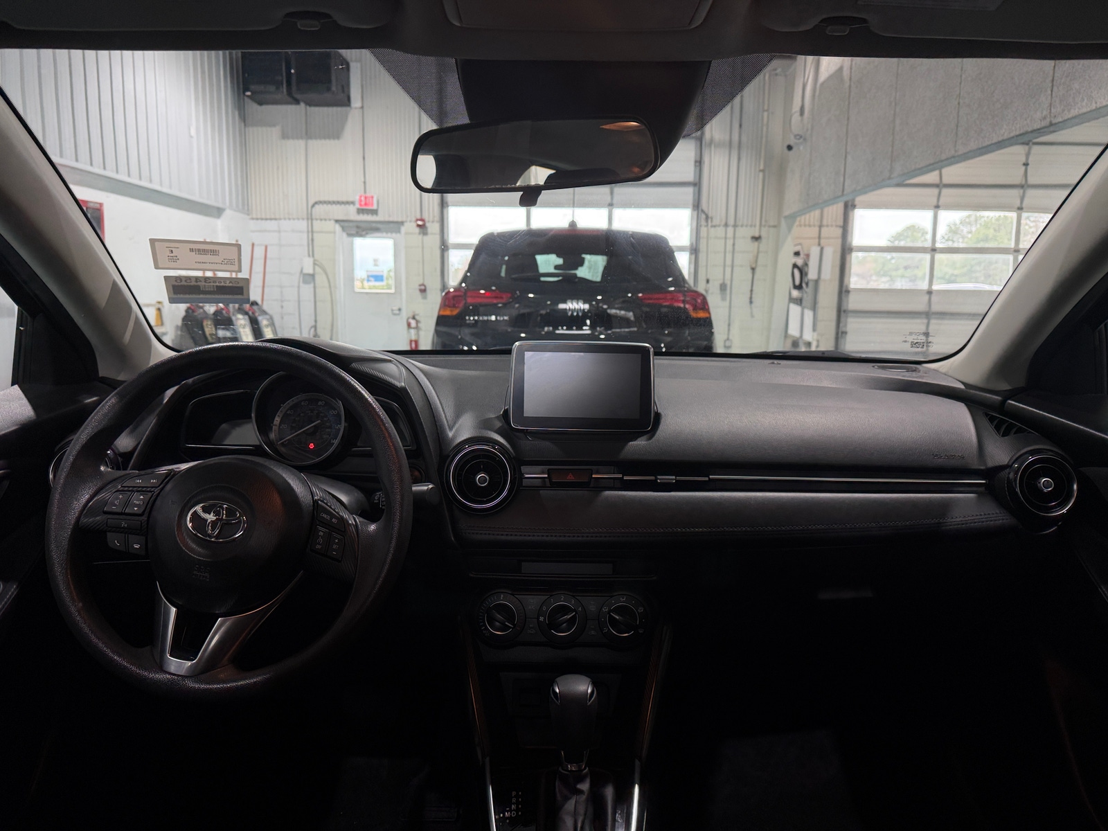 Thumbnail: 2017 Toyota Yaris iA - 3