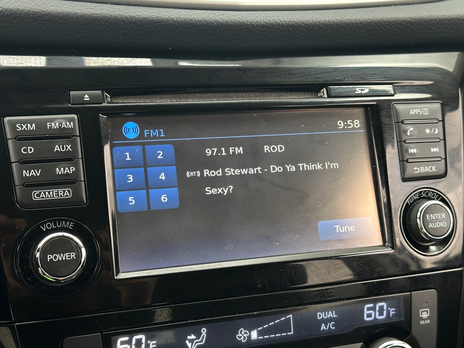 Thumbnail: 2016 Nissan Rogue - 3