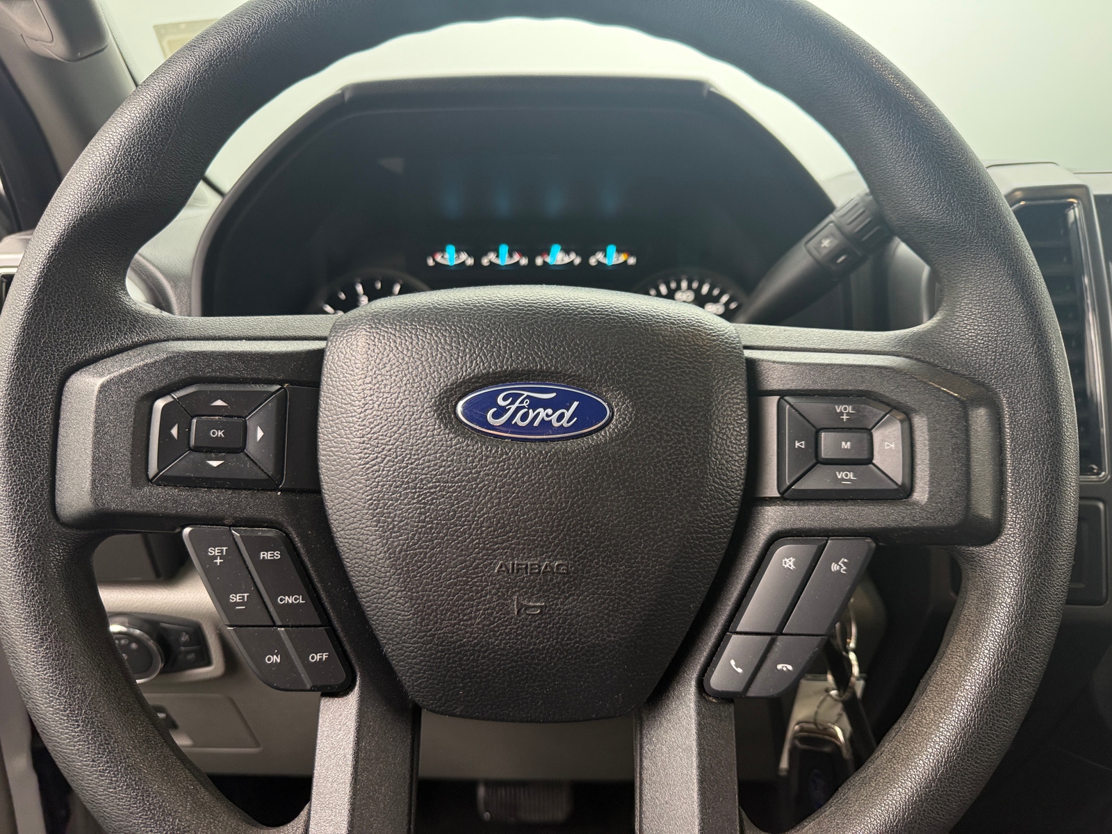 Thumbnail: 2019 Ford Econoline - 5