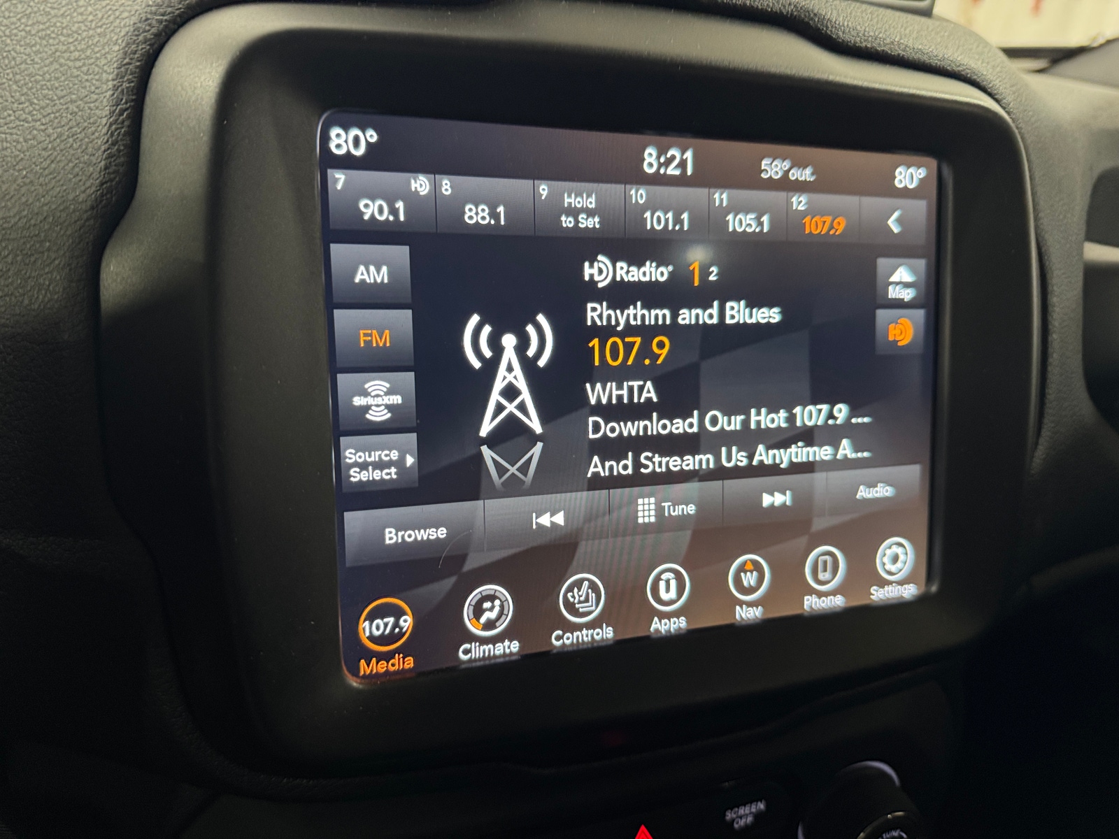 Thumbnail: 2020 Jeep Renegade - 4