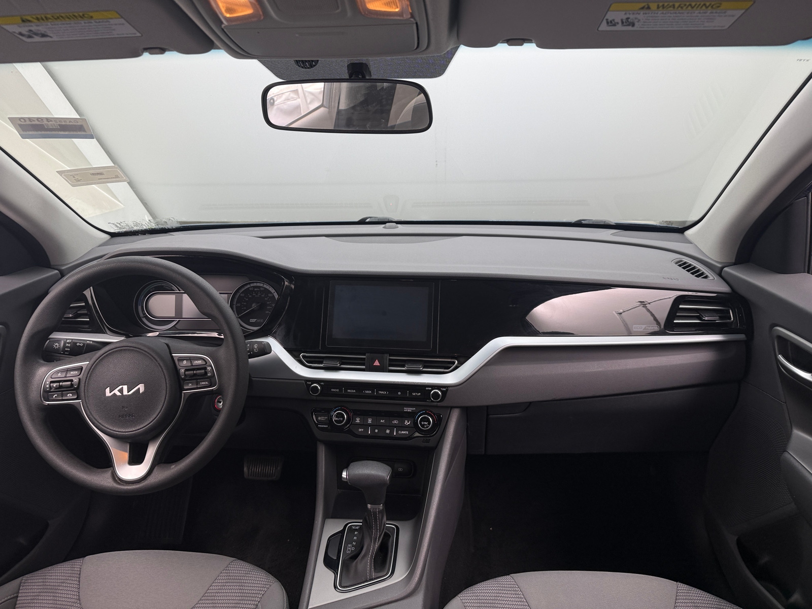 Thumbnail: 2022 Kia Niro - 3