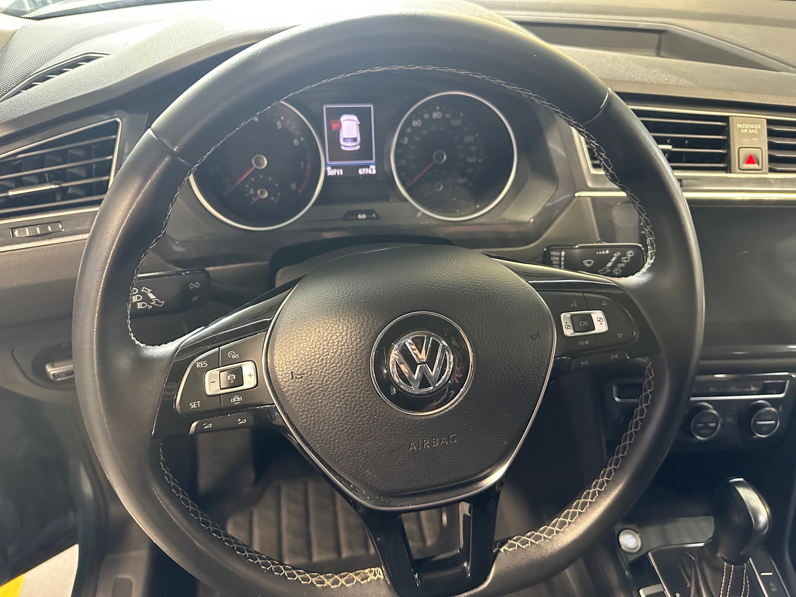 Thumbnail: 2021 Volkswagen Tiguan - 4
