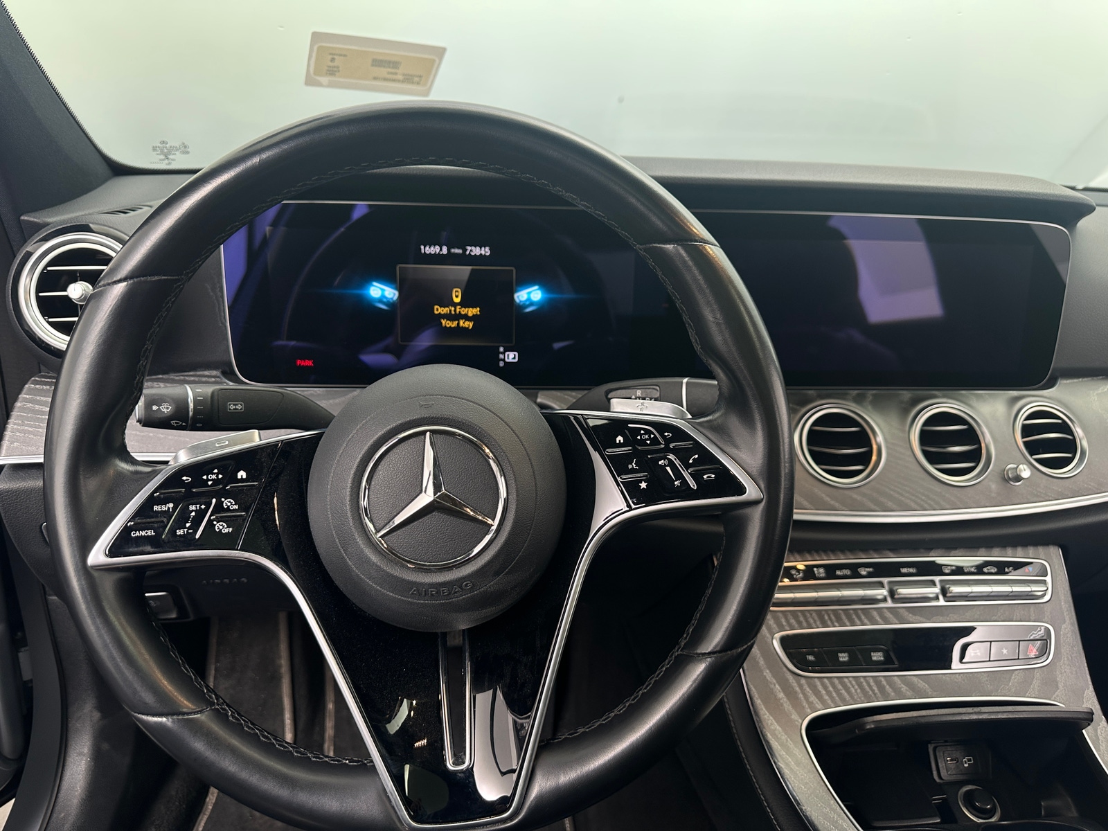 Thumbnail: 2021 Mercedes-Benz E-Class - 4