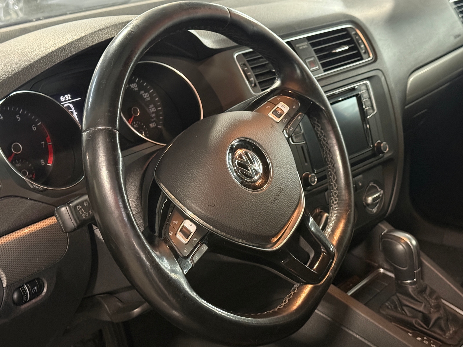 Thumbnail: 2017 Volkswagen Jetta - 4