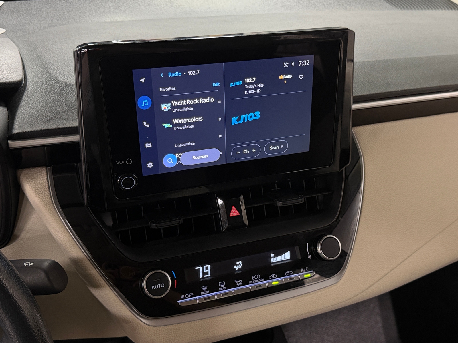 Thumbnail: 2025 Toyota Corolla - 4