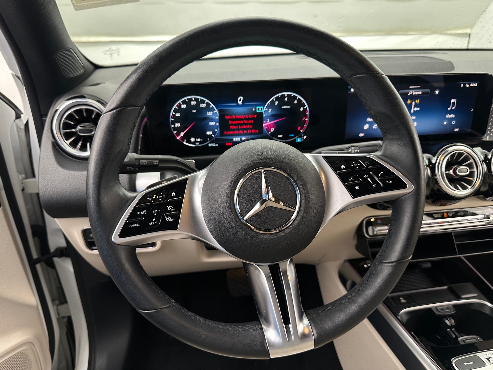 Thumbnail: 2025 Mercedes-Benz GLB - 4