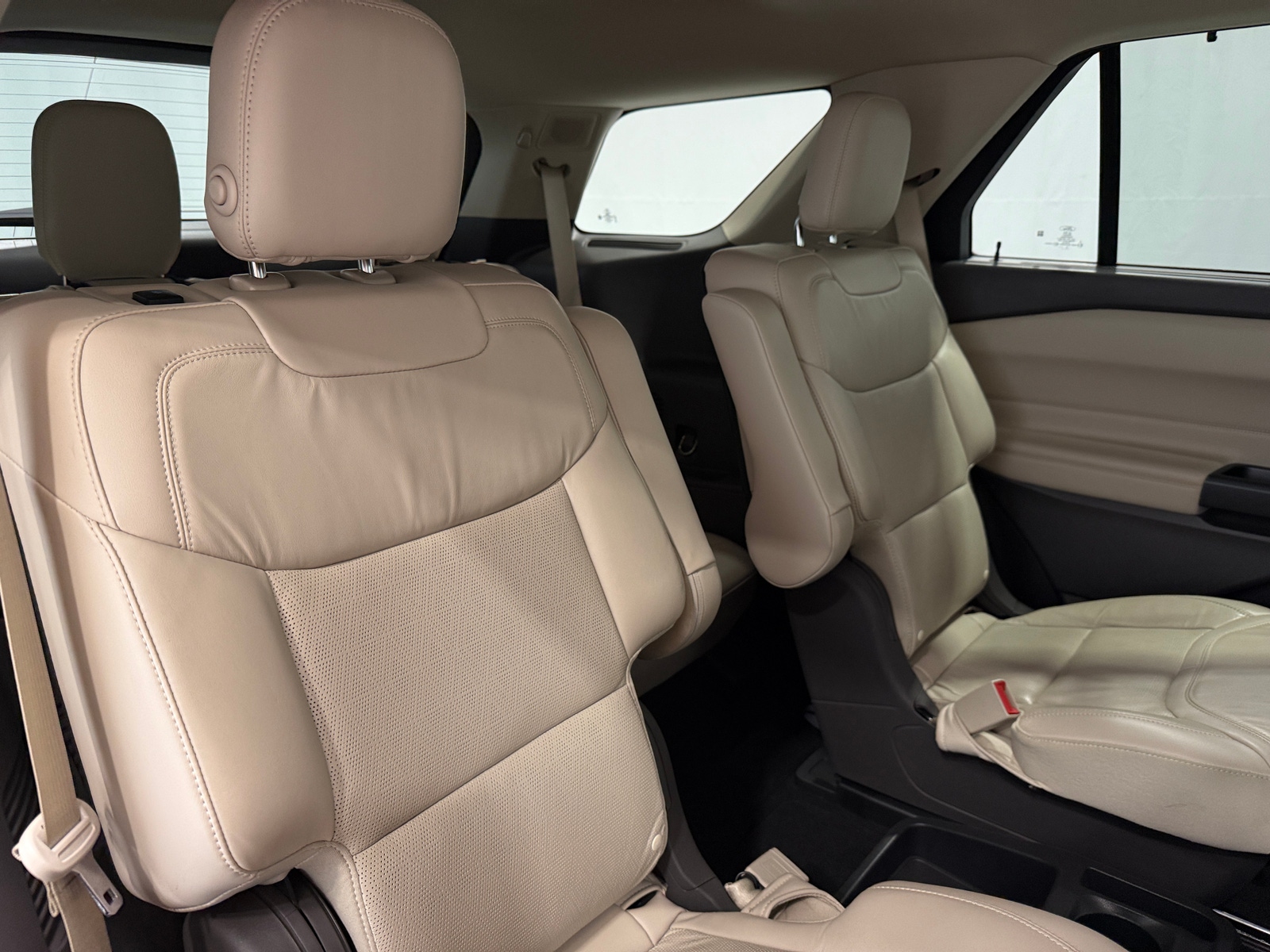 Thumbnail: 2020 Ford Explorer - 5