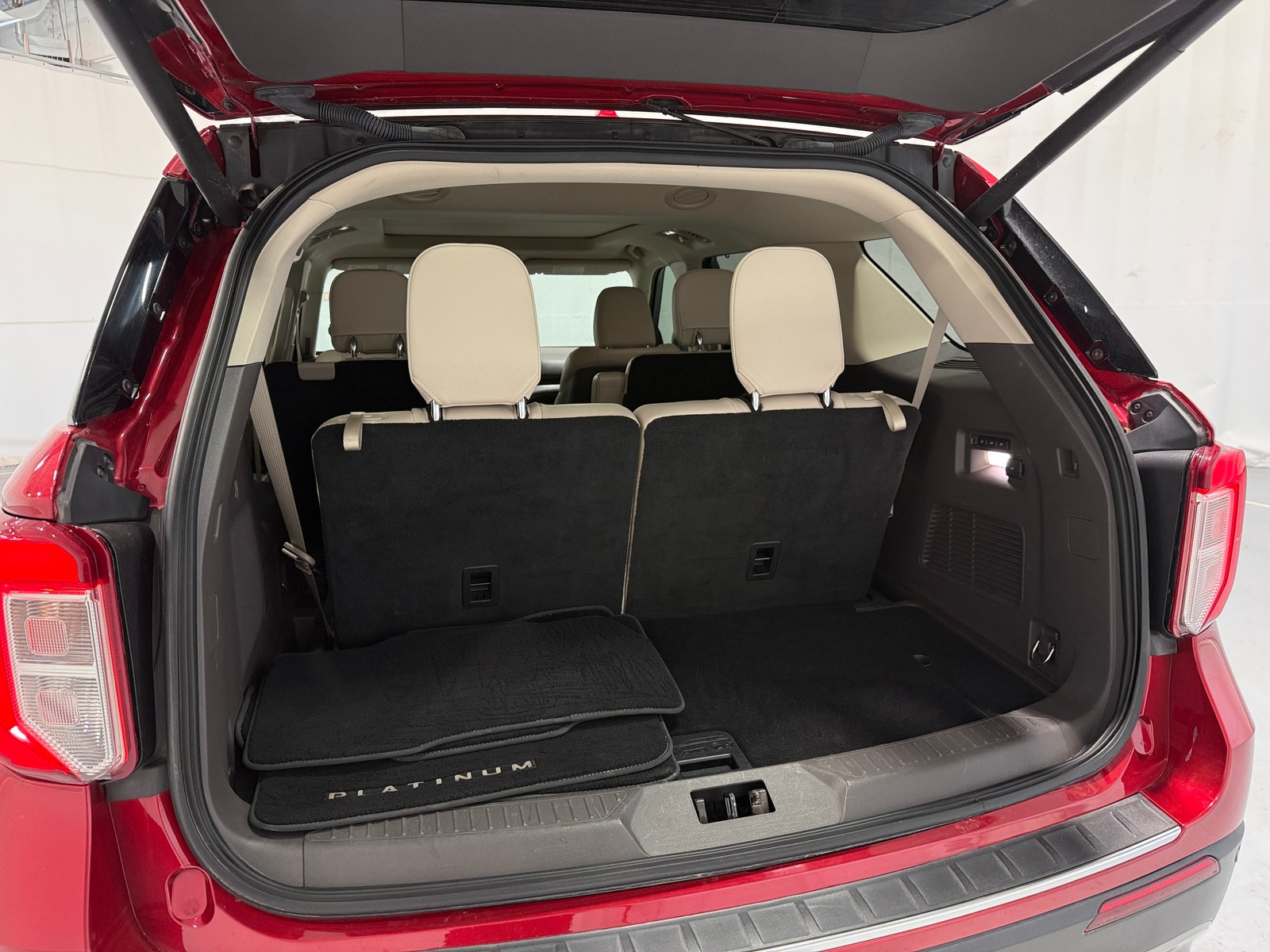 Thumbnail: 2020 Ford Explorer - 6