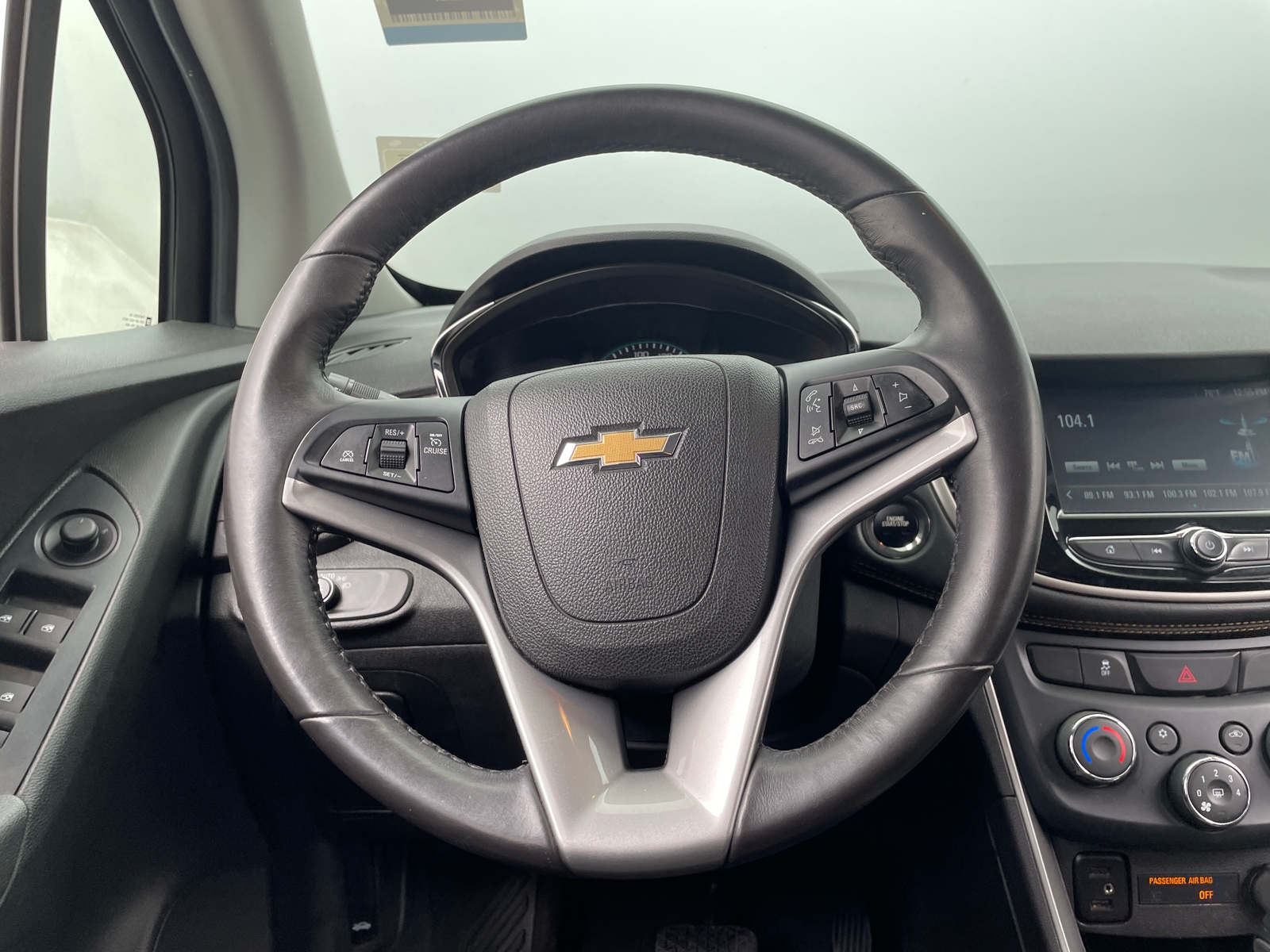 Thumbnail: 2017 Chevrolet Trax - 5