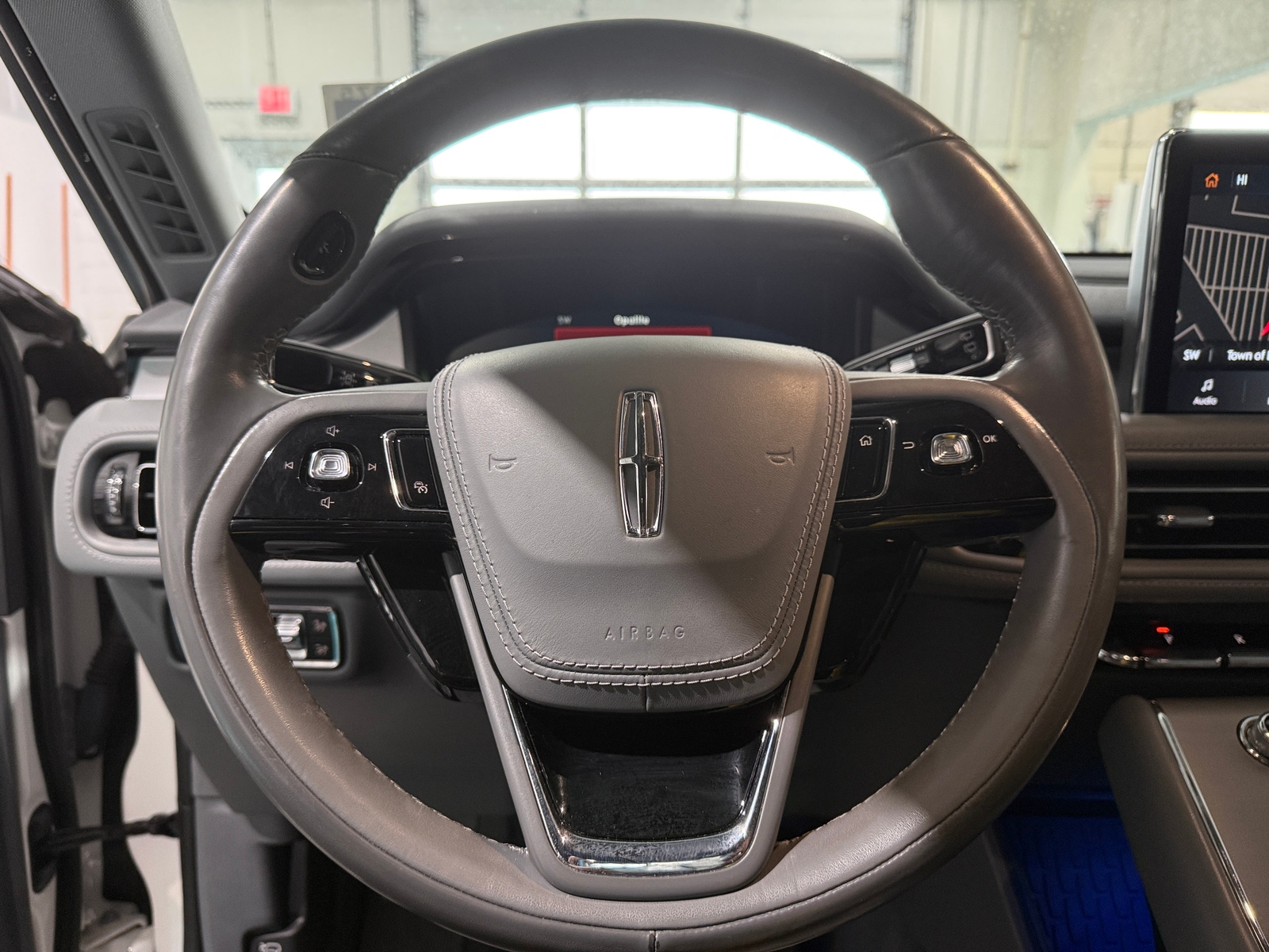 Thumbnail: 2021 Lincoln Aviator - 4