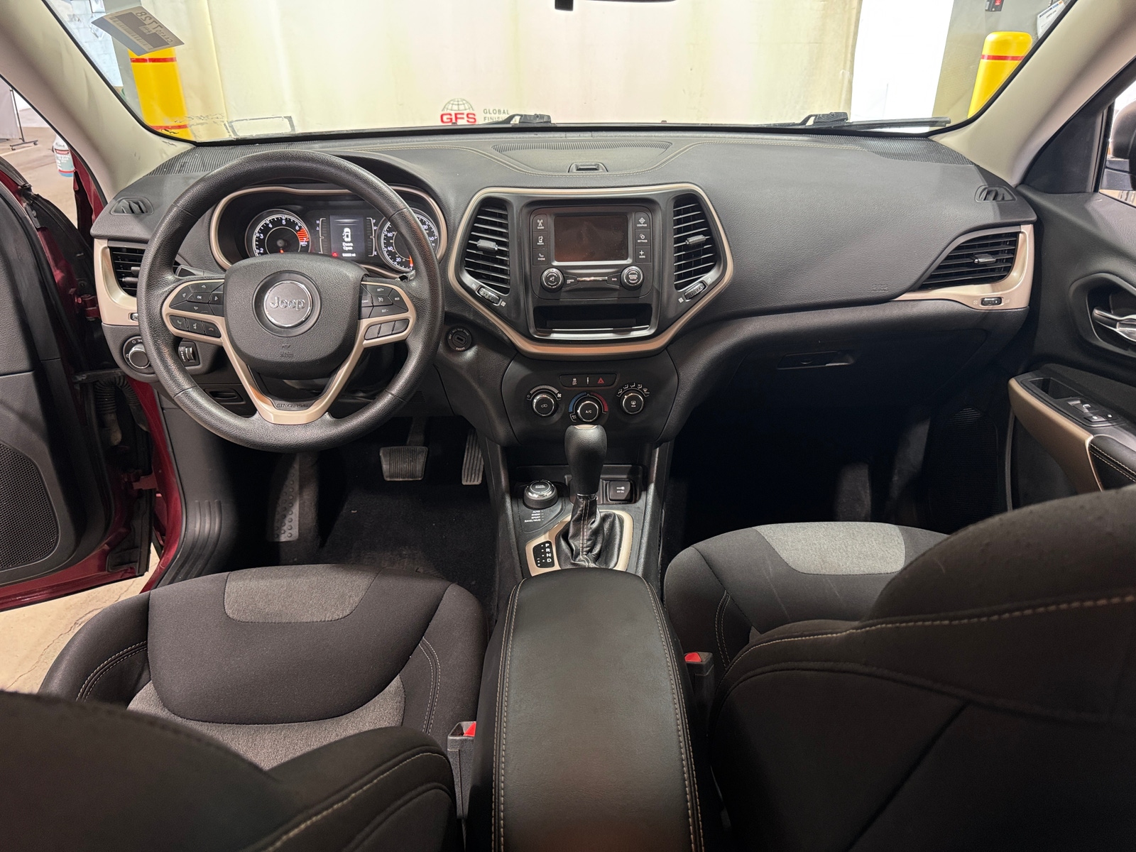 Thumbnail: 2017 Jeep Cherokee - 3