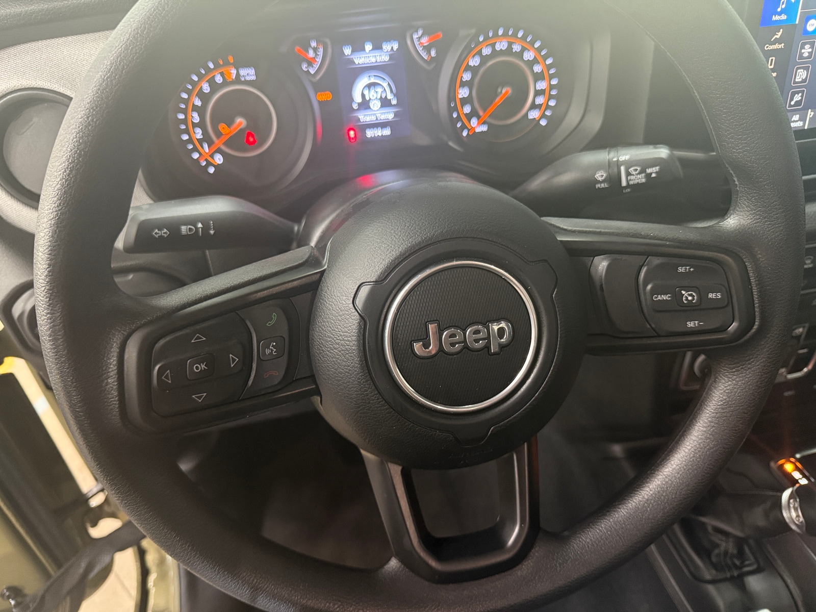 Thumbnail: 2025 Jeep Gladiator - 5