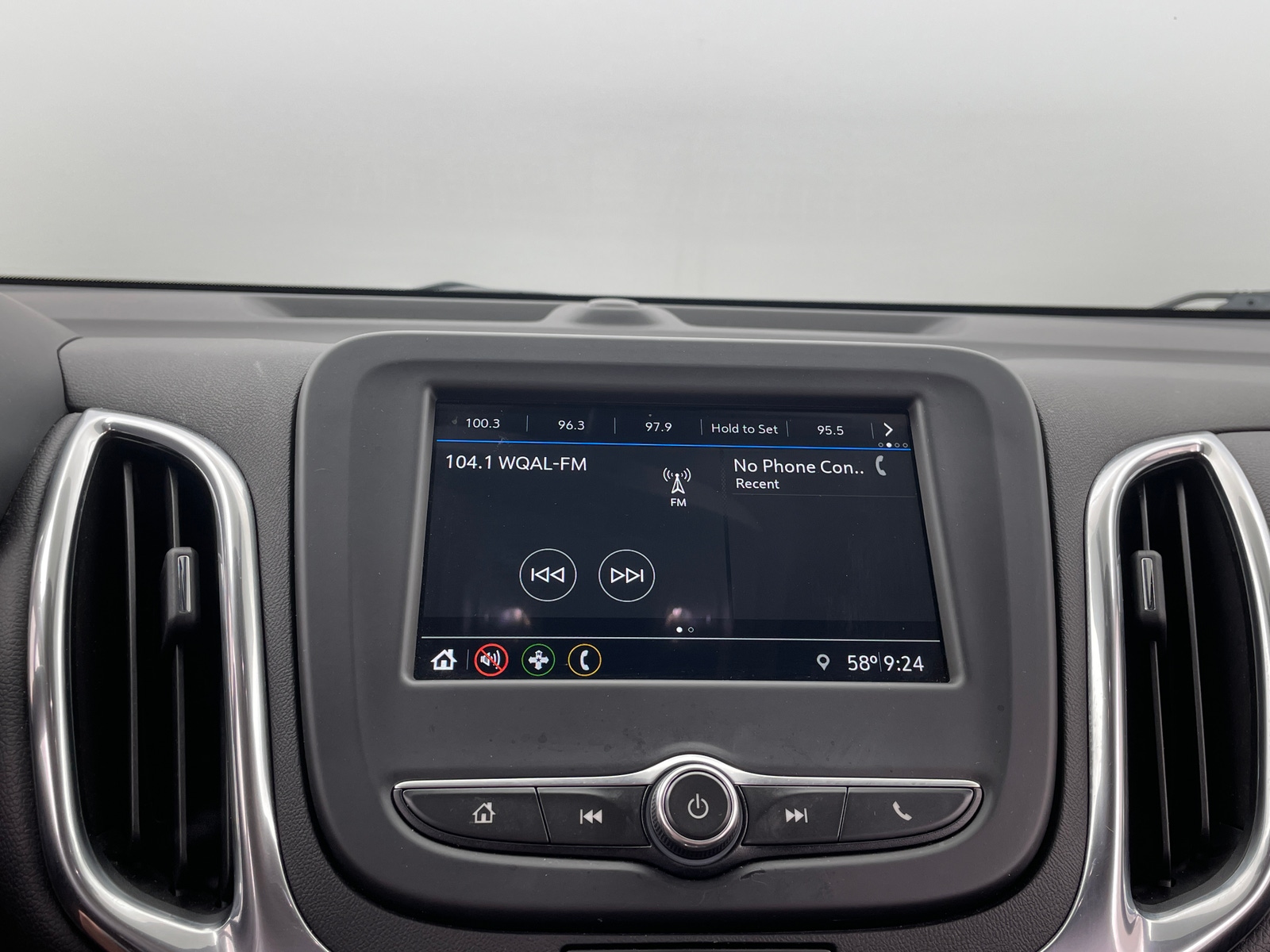 Thumbnail: 2019 Chevrolet Equinox - 4