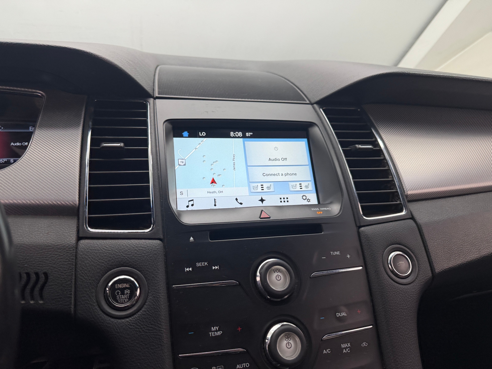 Thumbnail: 2016 Ford Taurus - 3