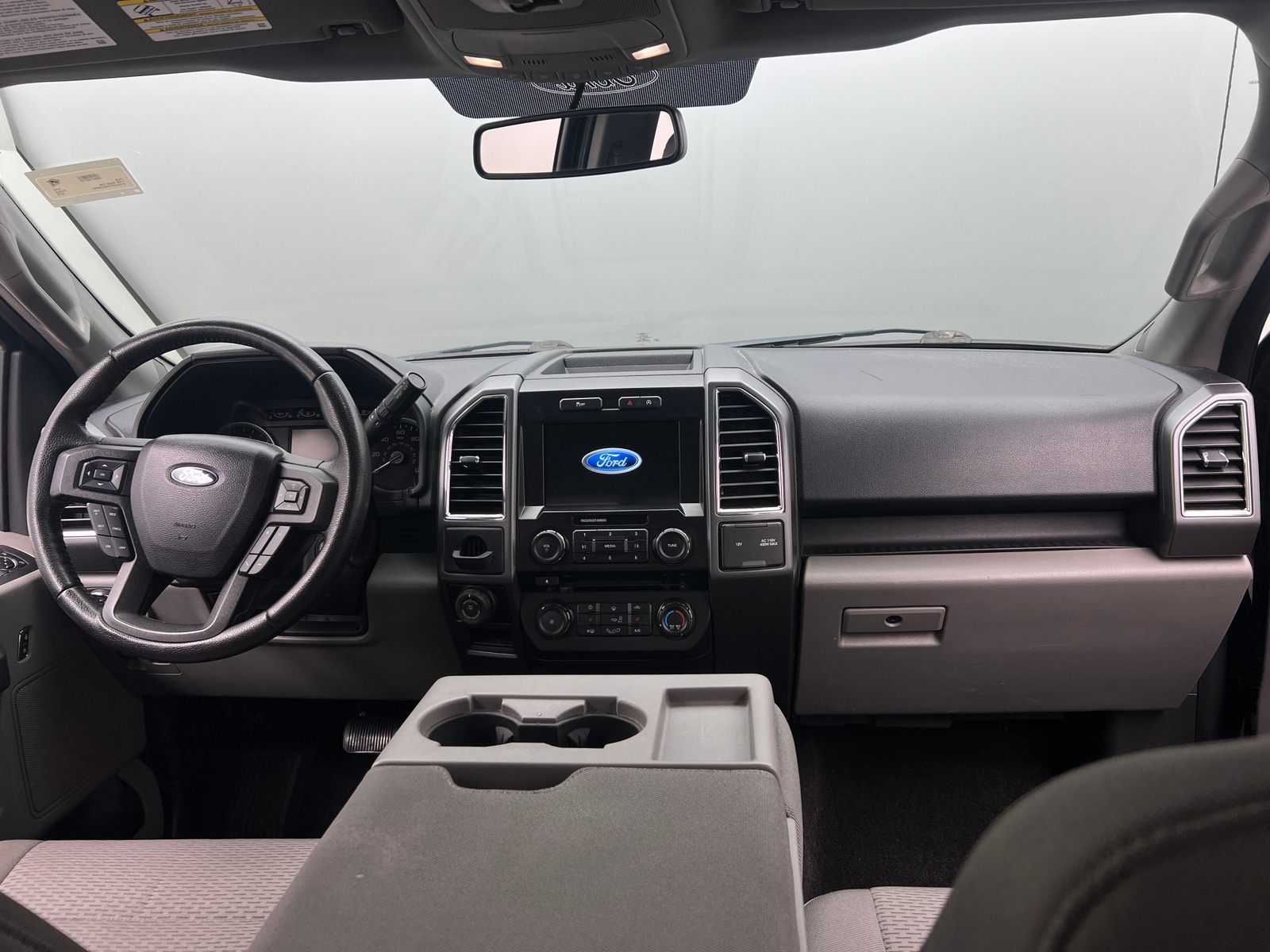 Thumbnail: 2016 Ford Econoline - 3