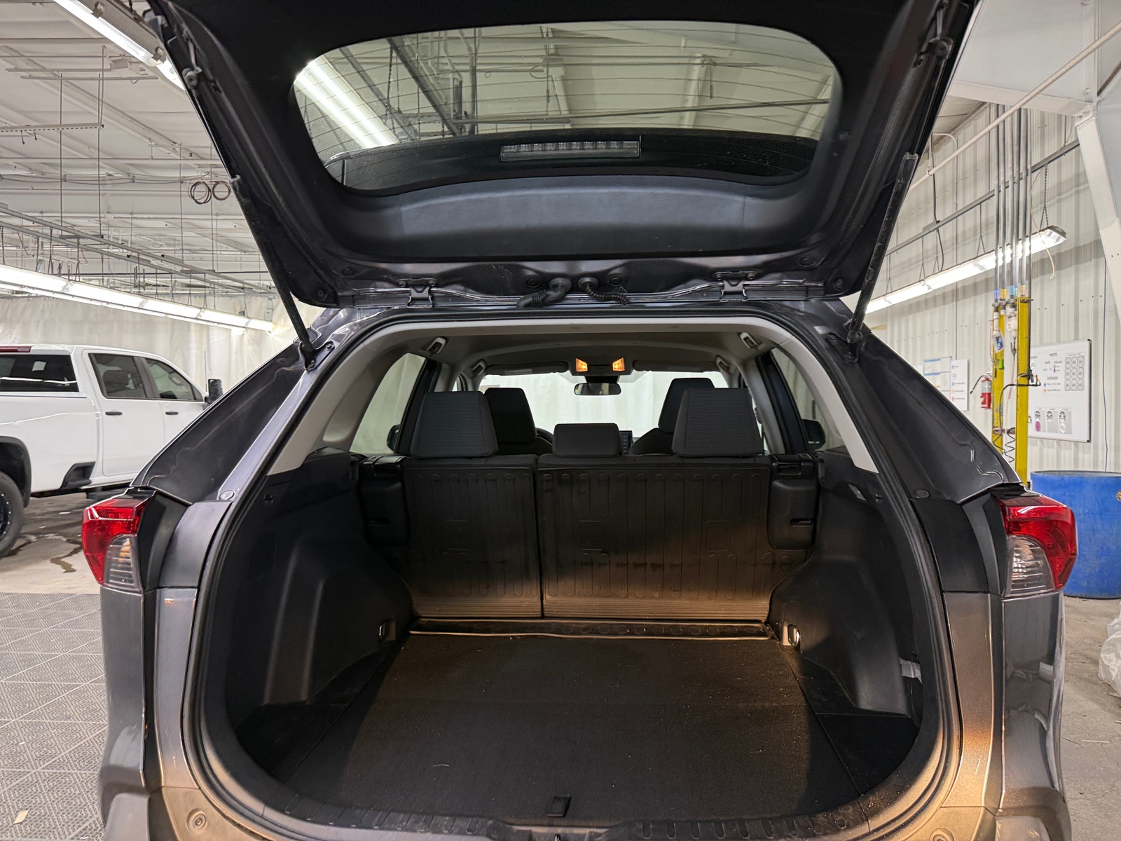 Thumbnail: 2021 Toyota RAV4 - 7
