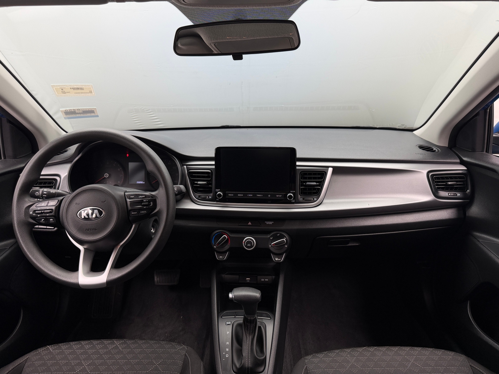 Thumbnail: 2021 Kia Rio - 3