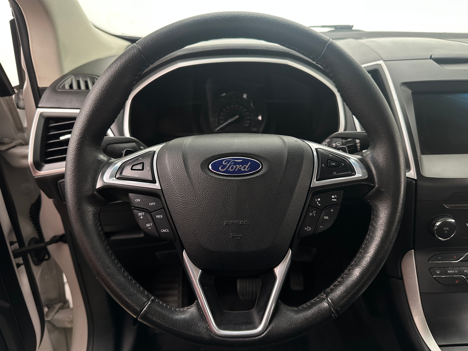 Thumbnail: 2015 Ford Edge - 4
