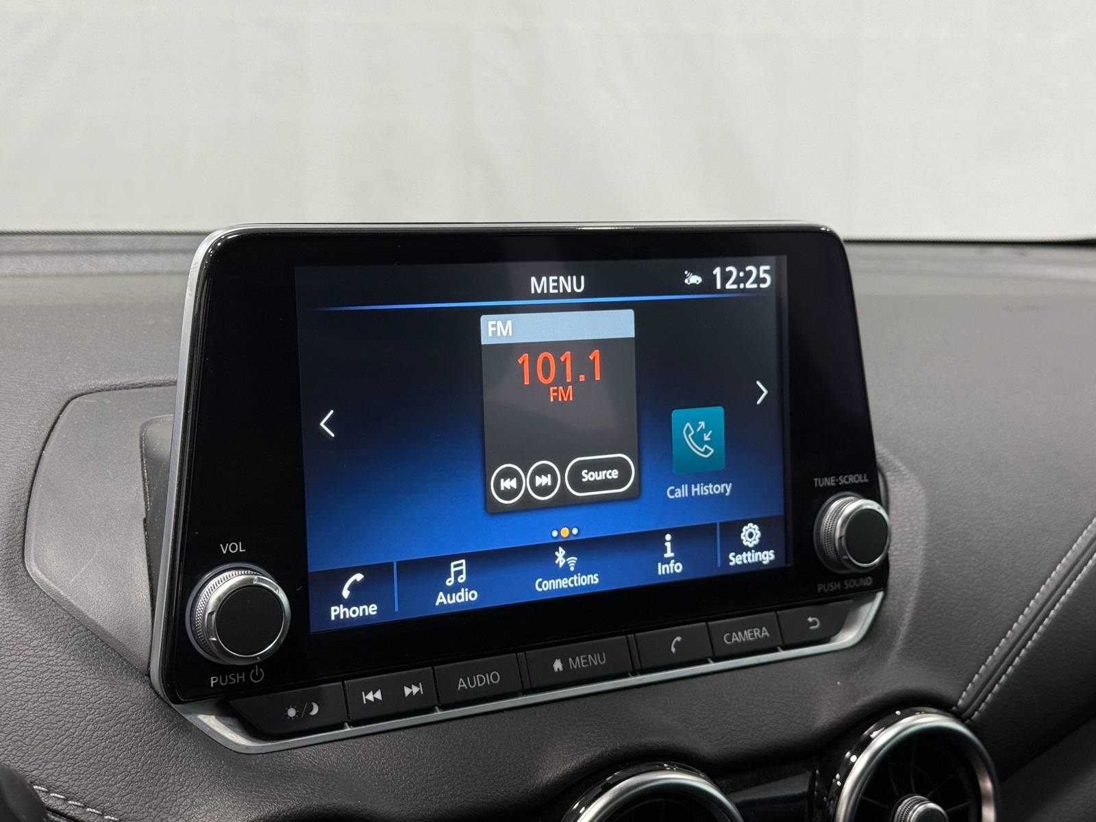 Thumbnail: 2025 Nissan Sentra - 4