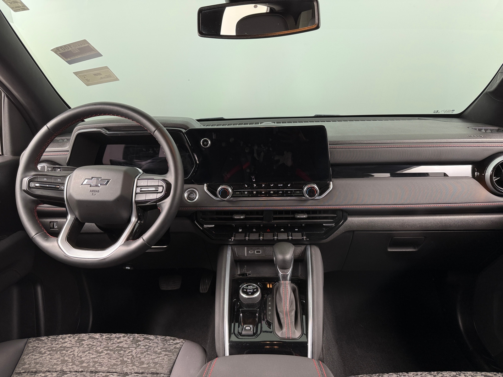 Thumbnail: 2024 Chevrolet Colorado - 3