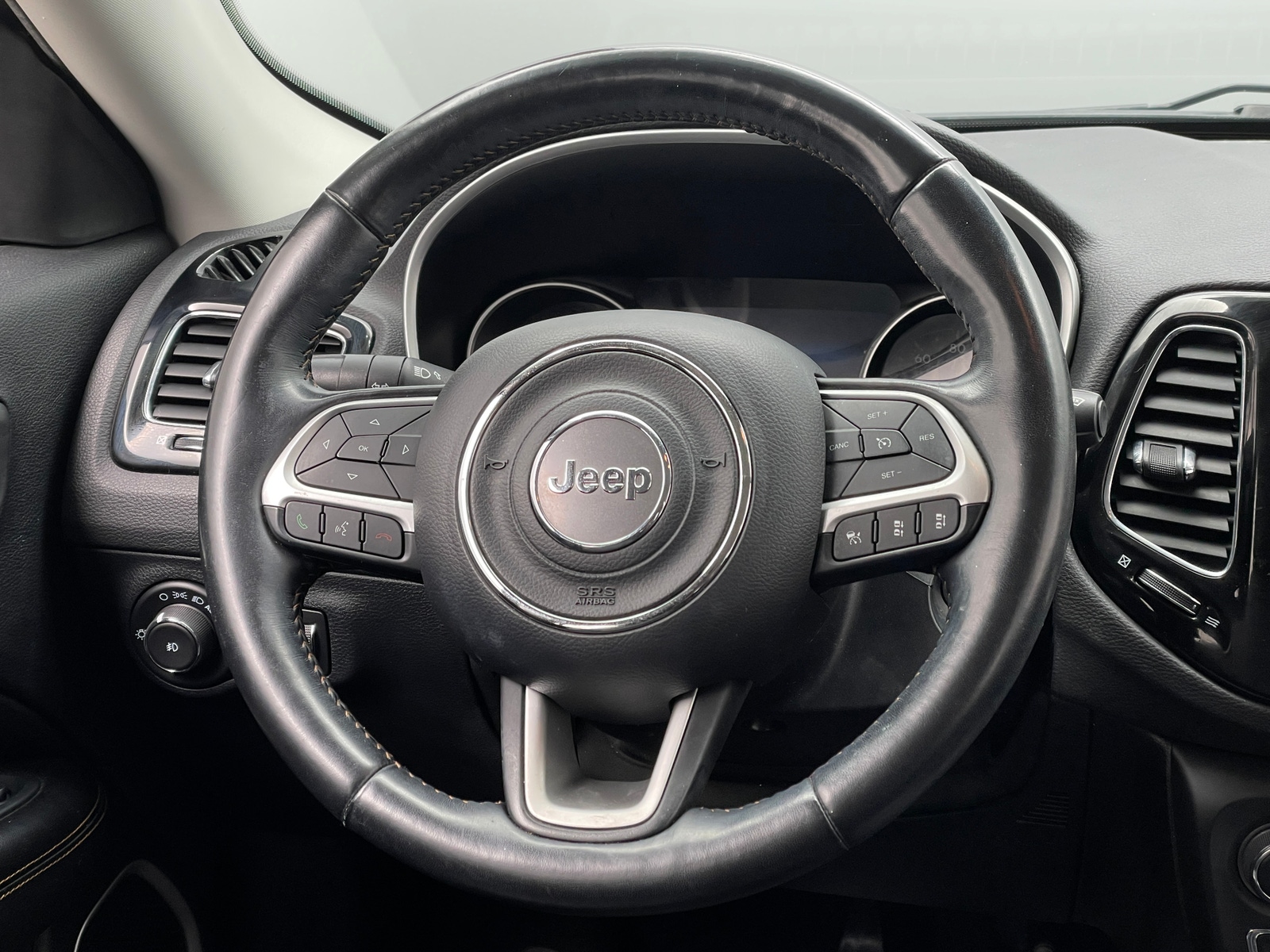 Thumbnail: 2021 Jeep Compass - 4