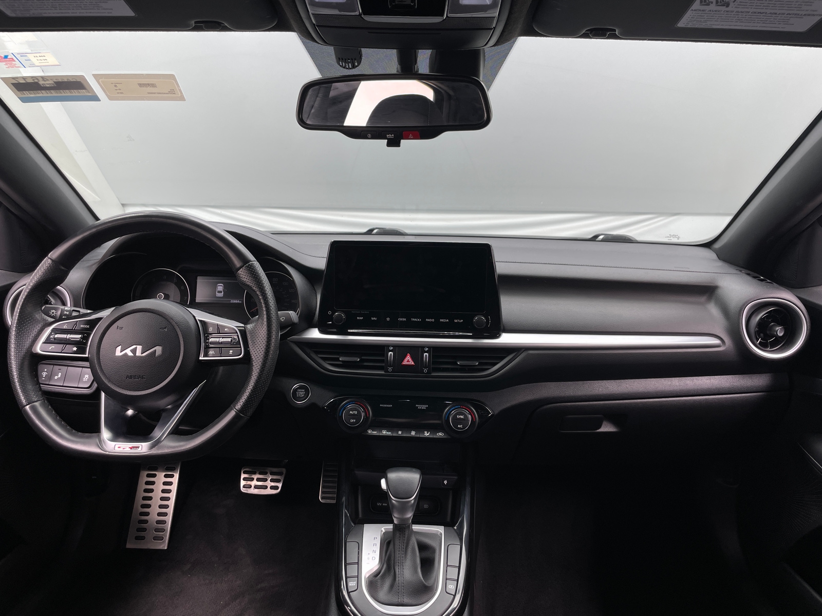 Thumbnail: 2024 Kia Forte - 3