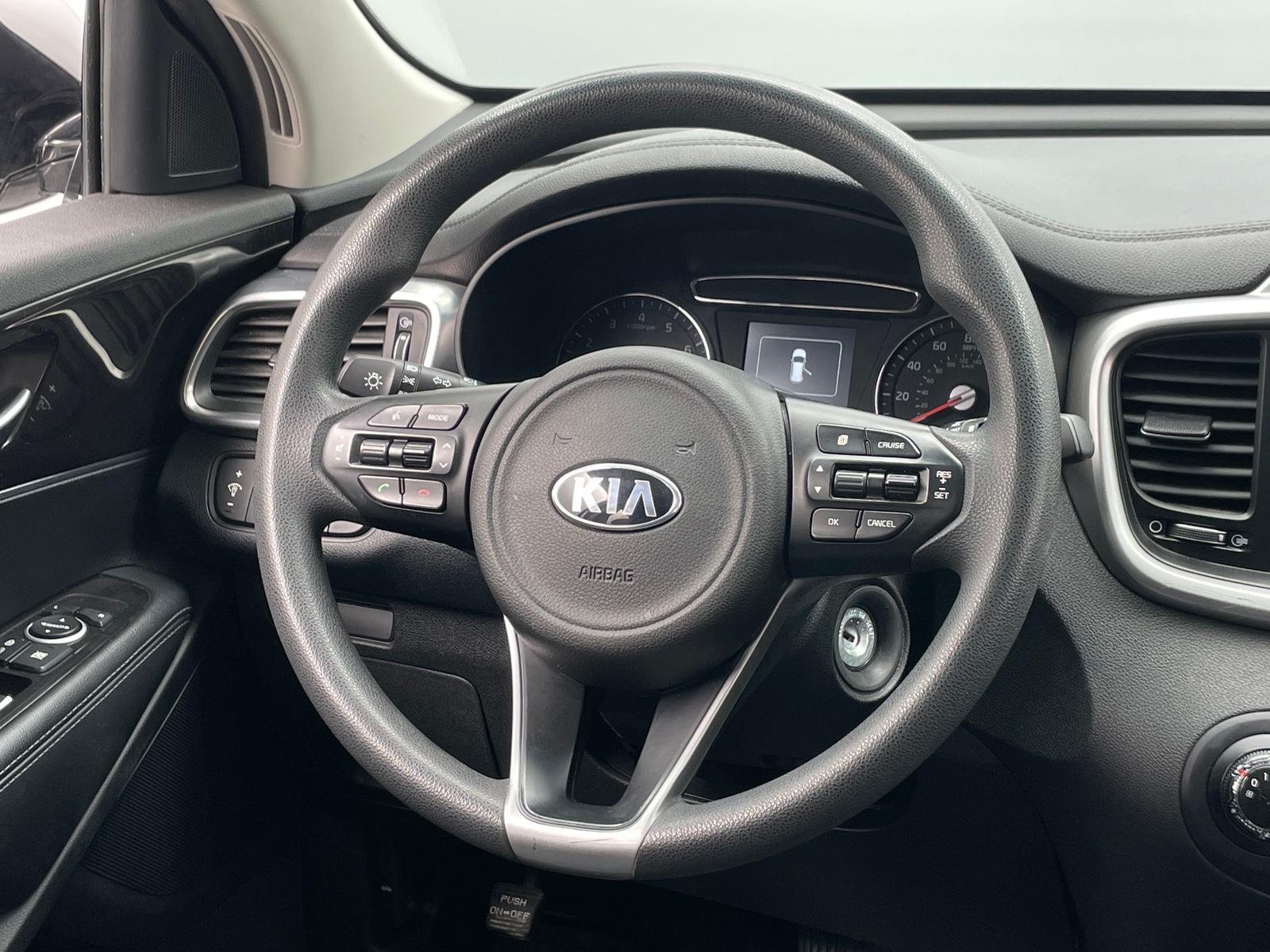 Thumbnail: 2017 Kia Sorento - 5