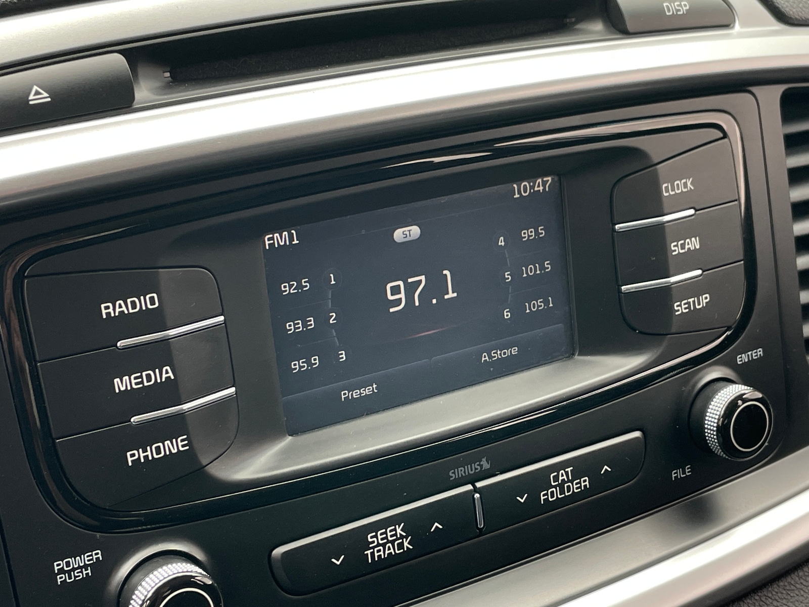 Thumbnail: 2017 Kia Sorento - 4