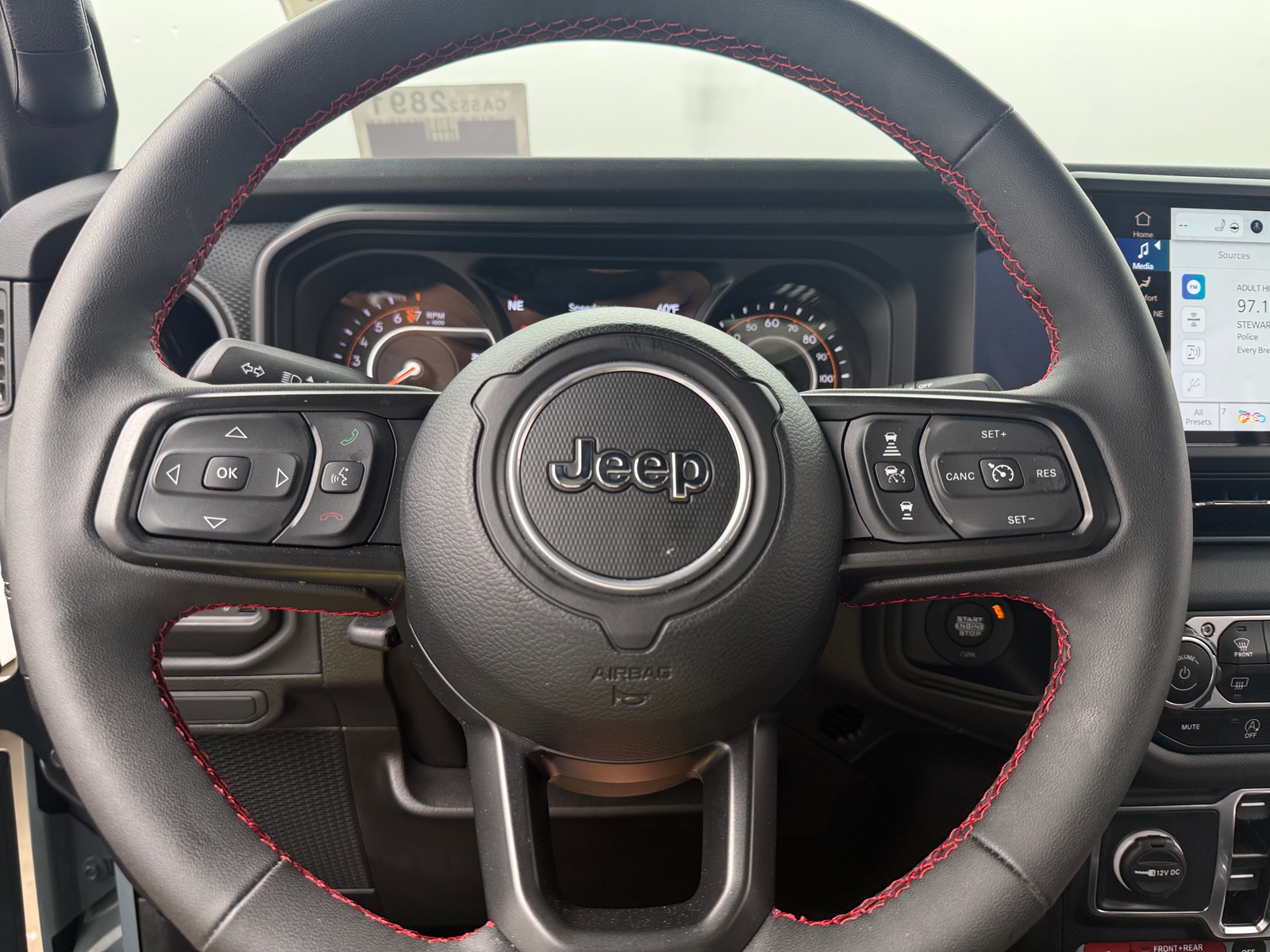 Thumbnail: 2024 Jeep Gladiator - 4