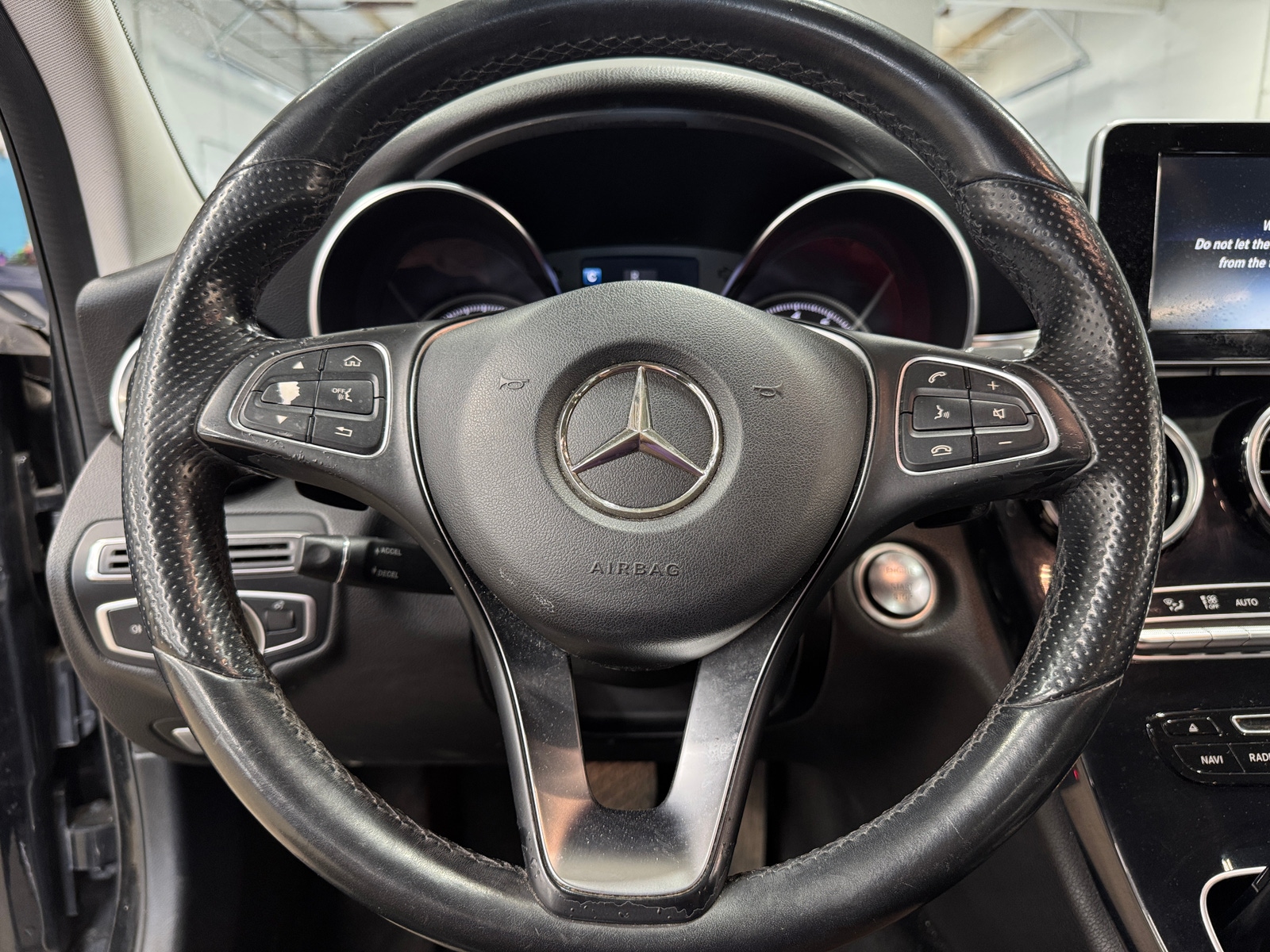 Thumbnail: 2016 Mercedes-Benz C-Class - 4
