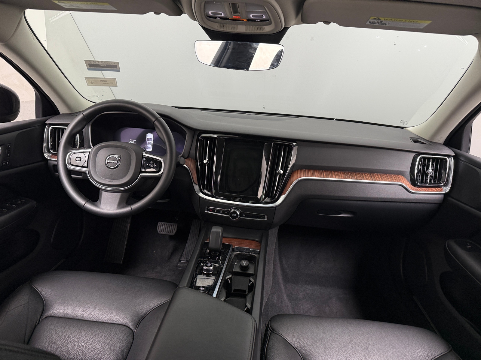 Thumbnail: 2025 Volvo S60 - 2