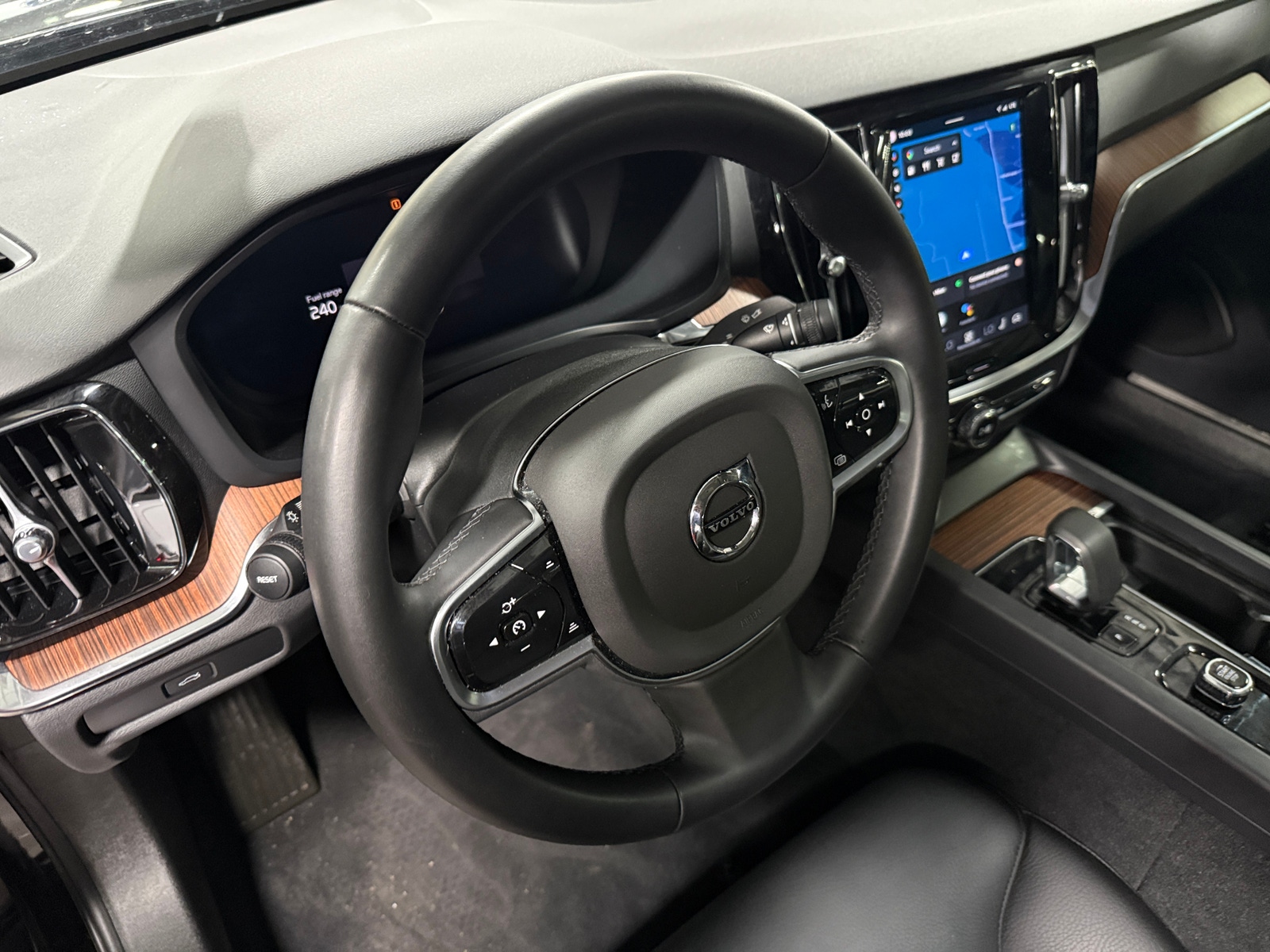 Thumbnail: 2025 Volvo S60 - 4
