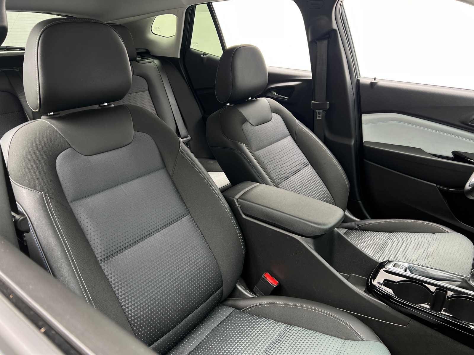 Thumbnail: 2025 Chevrolet Trax - 2