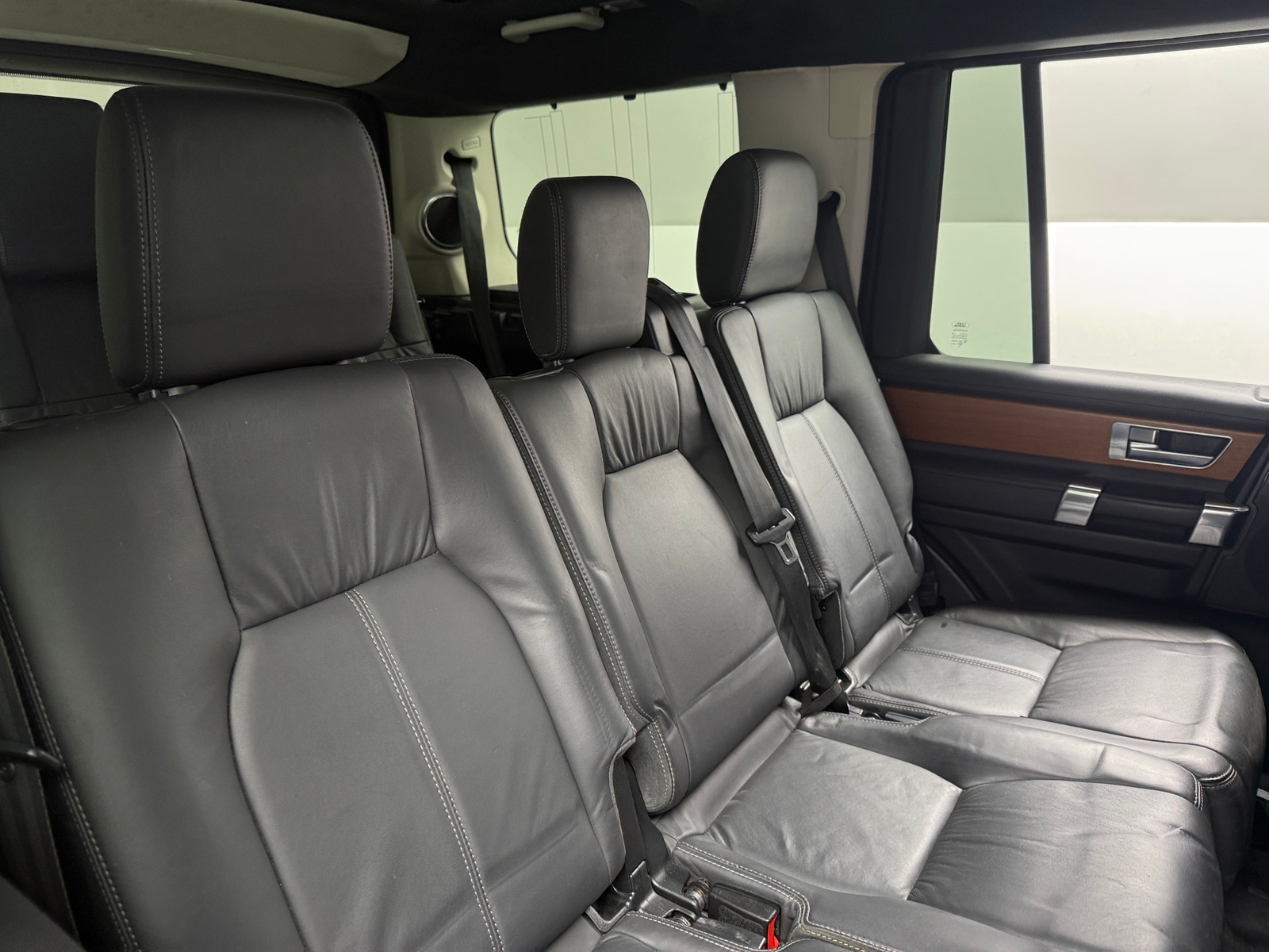 Thumbnail: 2015 Land Rover LR4 - 5