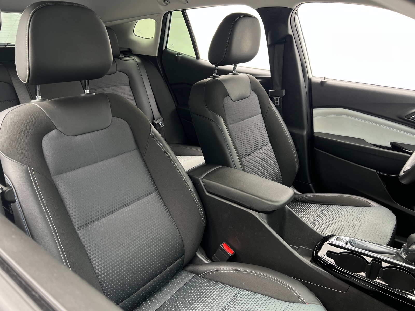 Thumbnail: 2025 Chevrolet Trax - 2