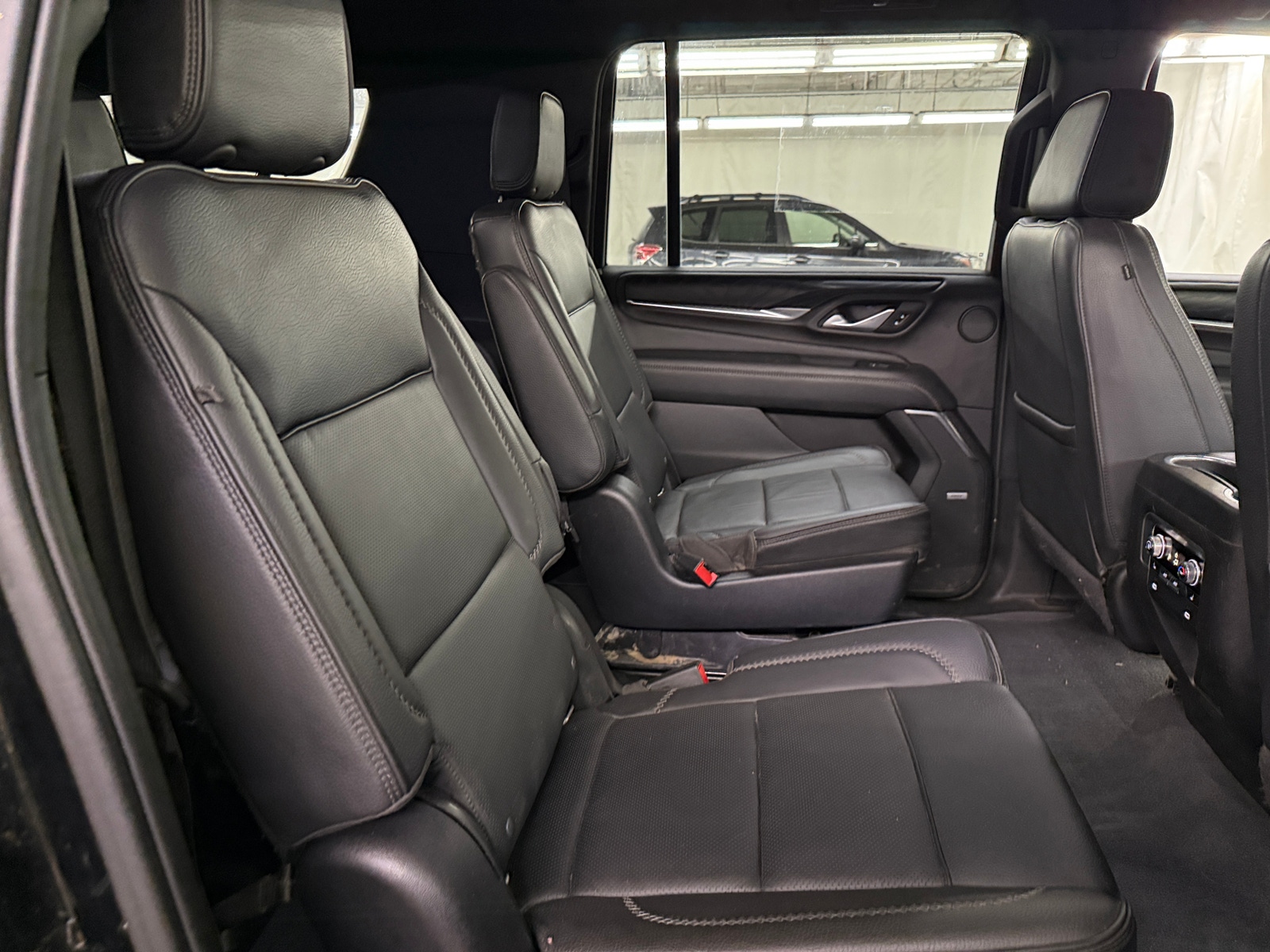 Thumbnail: 2022 GMC Yukon XL - 5