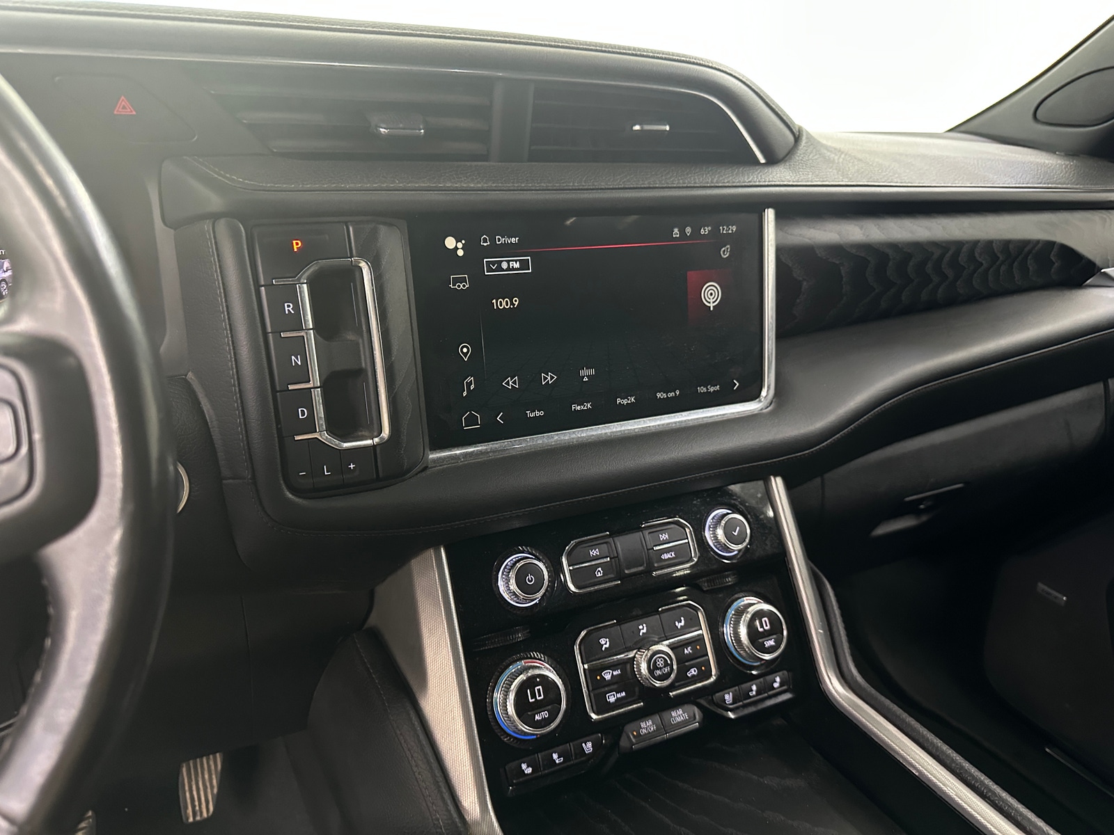 Thumbnail: 2022 GMC Yukon XL - 3