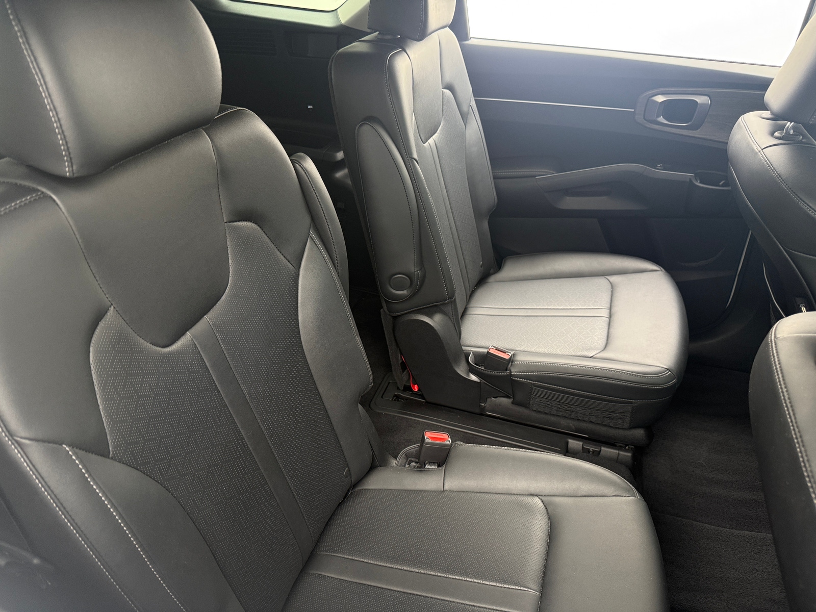 Thumbnail: 2023 Kia Sorento - 5