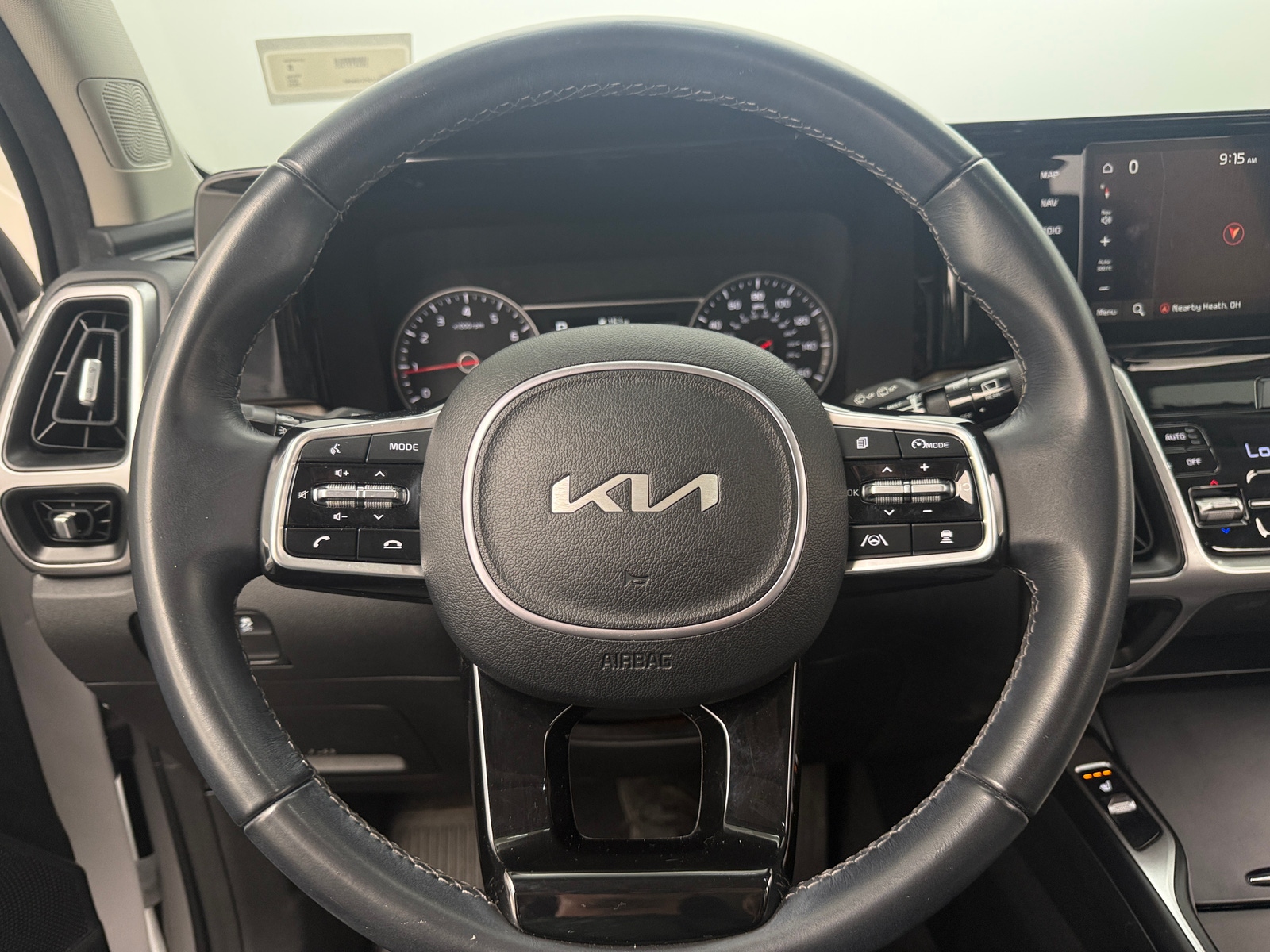 Thumbnail: 2023 Kia Sorento - 4