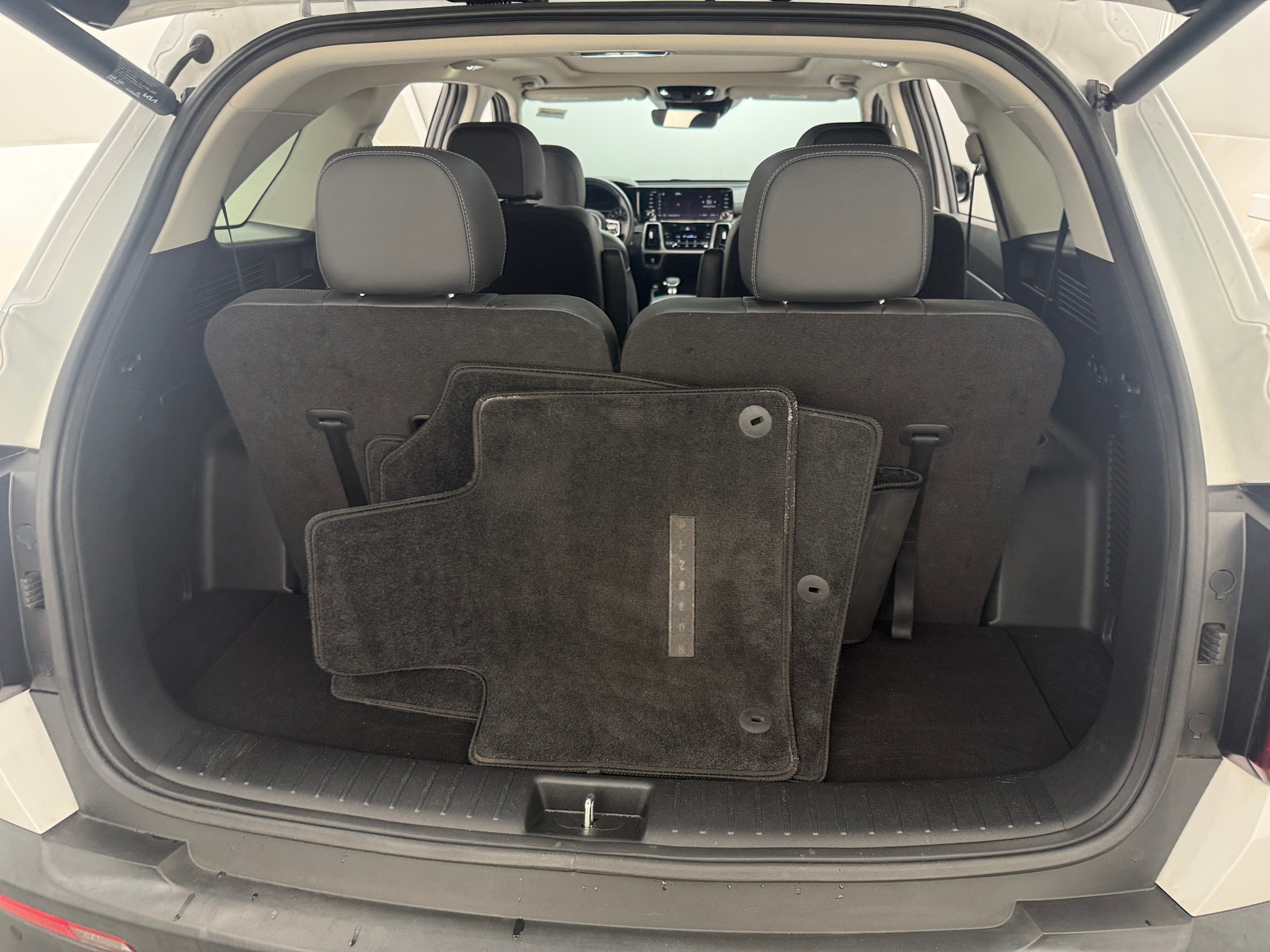 Thumbnail: 2023 Kia Sorento - 6