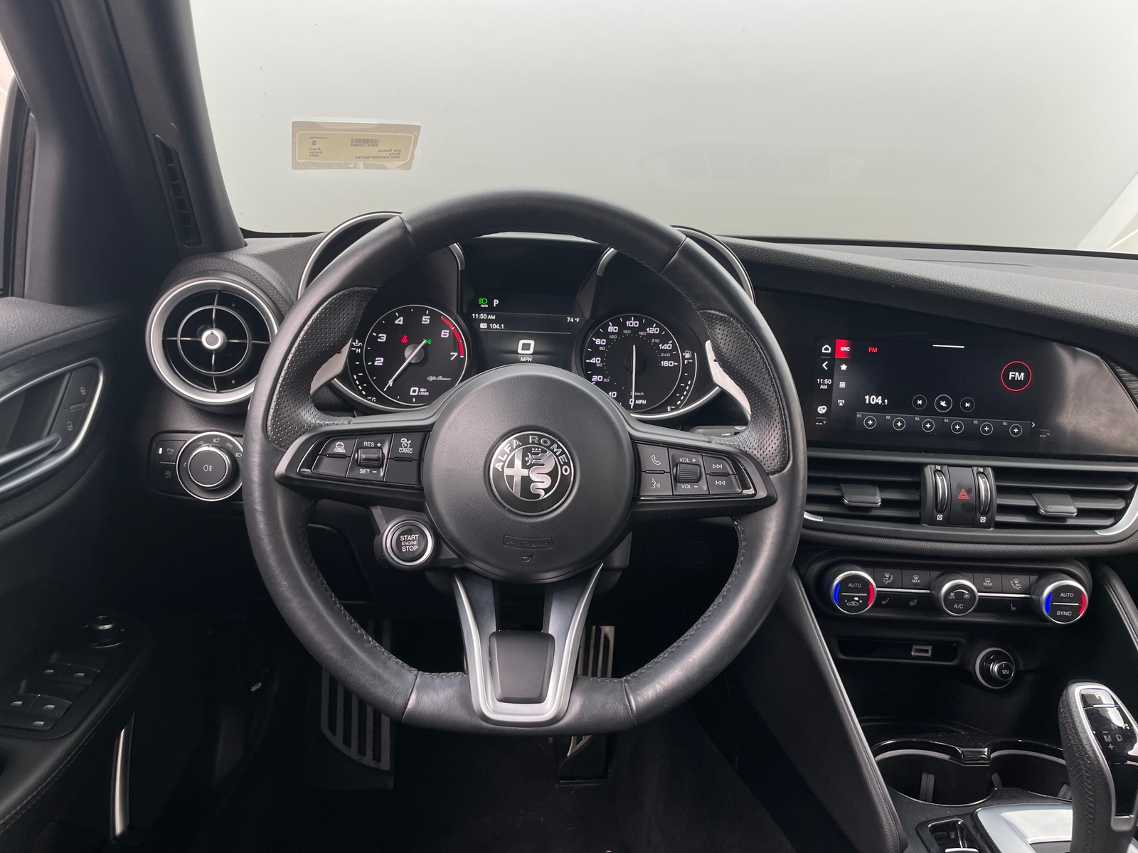 Thumbnail: 2022 Alfa Romeo Giulia - 4