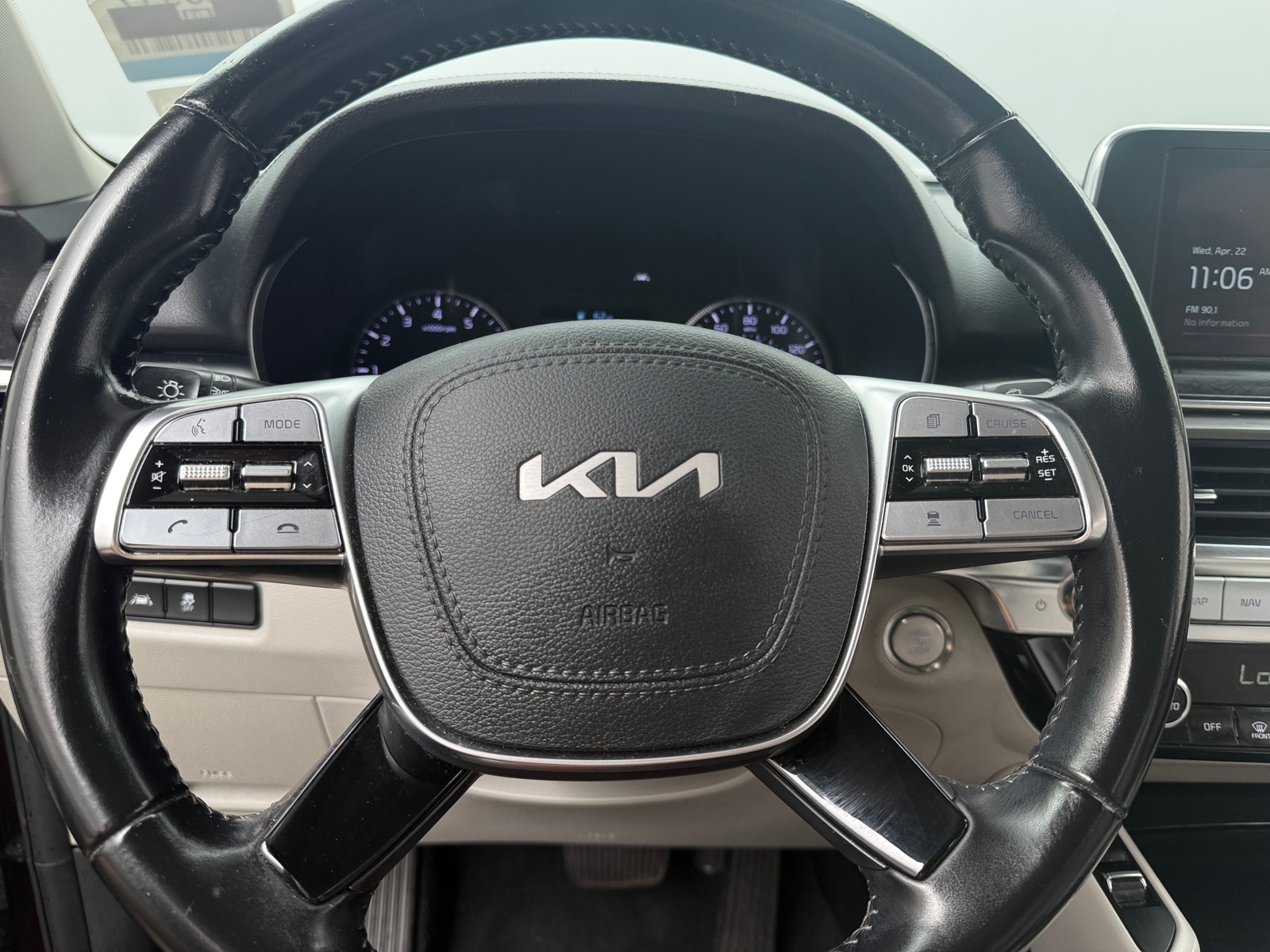 Thumbnail: 2022 Kia Telluride - 4